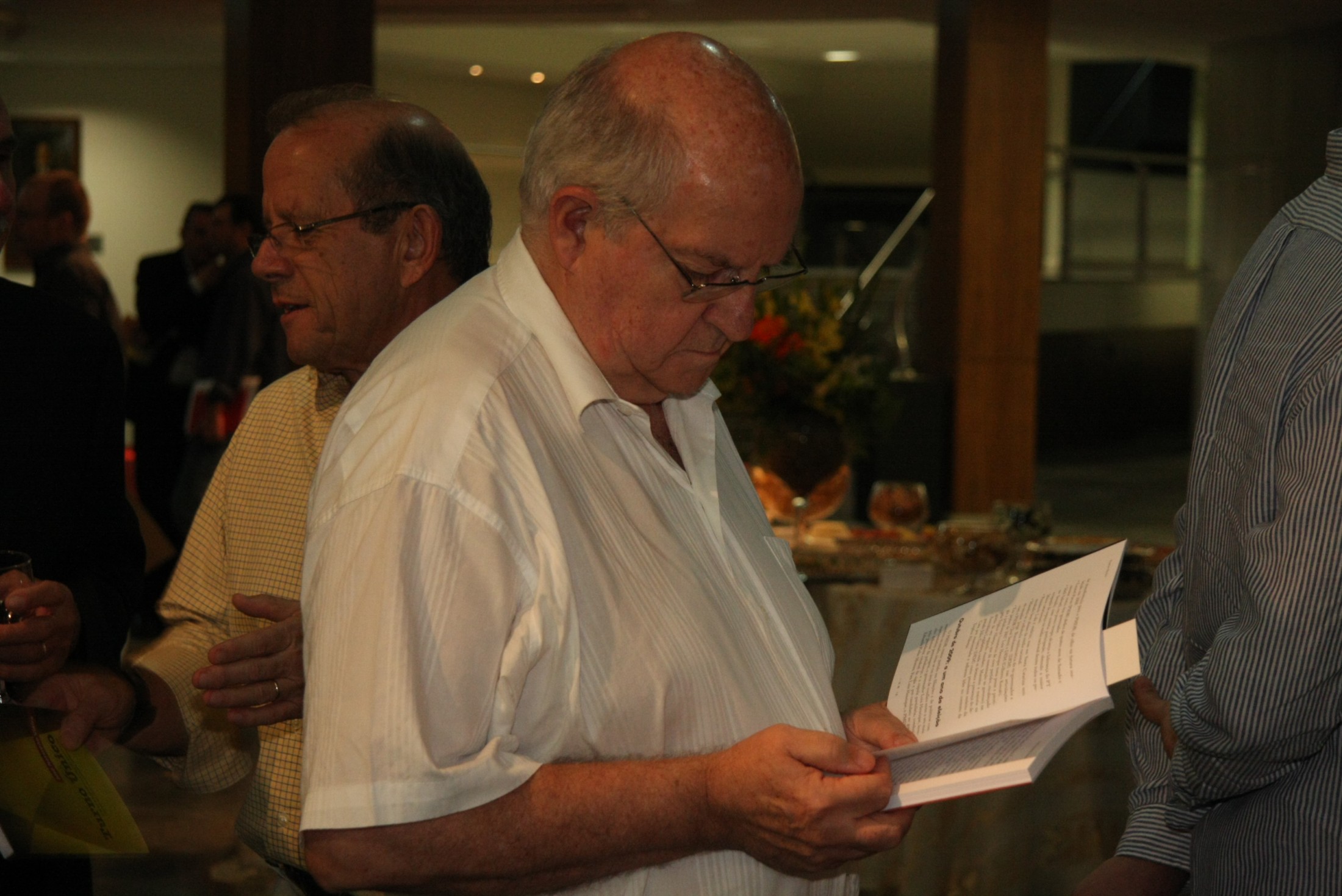 Lançamento Literário - Turno Único - Autor: José Nazareno Vieira (Zeno)