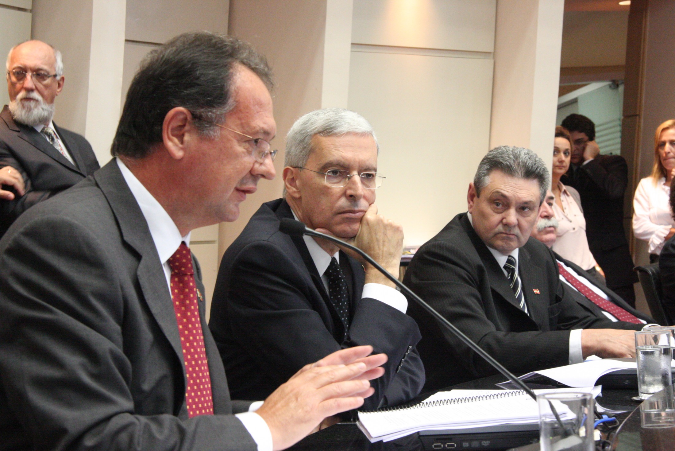 Reunião conjunta entre as Comissão de Constituição e Justiça
