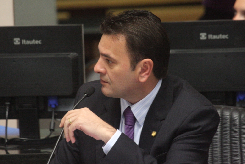 Deputado Elizeu Mattos (PMDB)