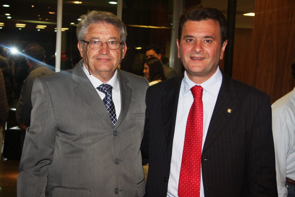 O deputado Elizeu Mattos e o escritor Joaquim Anacleto Rodrigues Neto