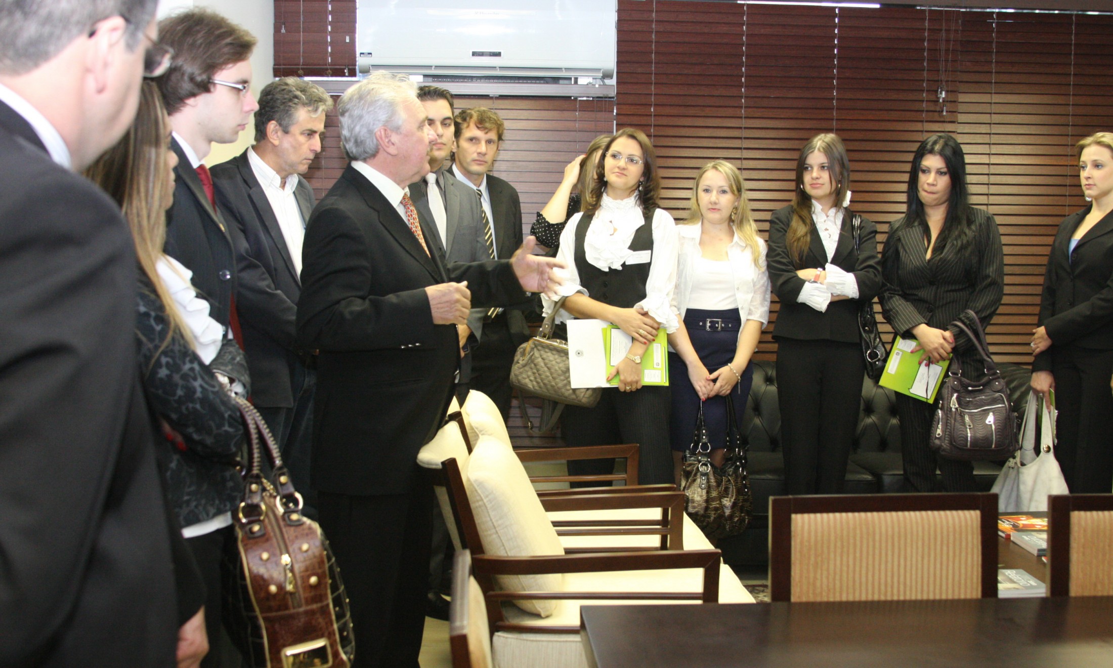 Universitários de Concórdia visitam a Assembleia