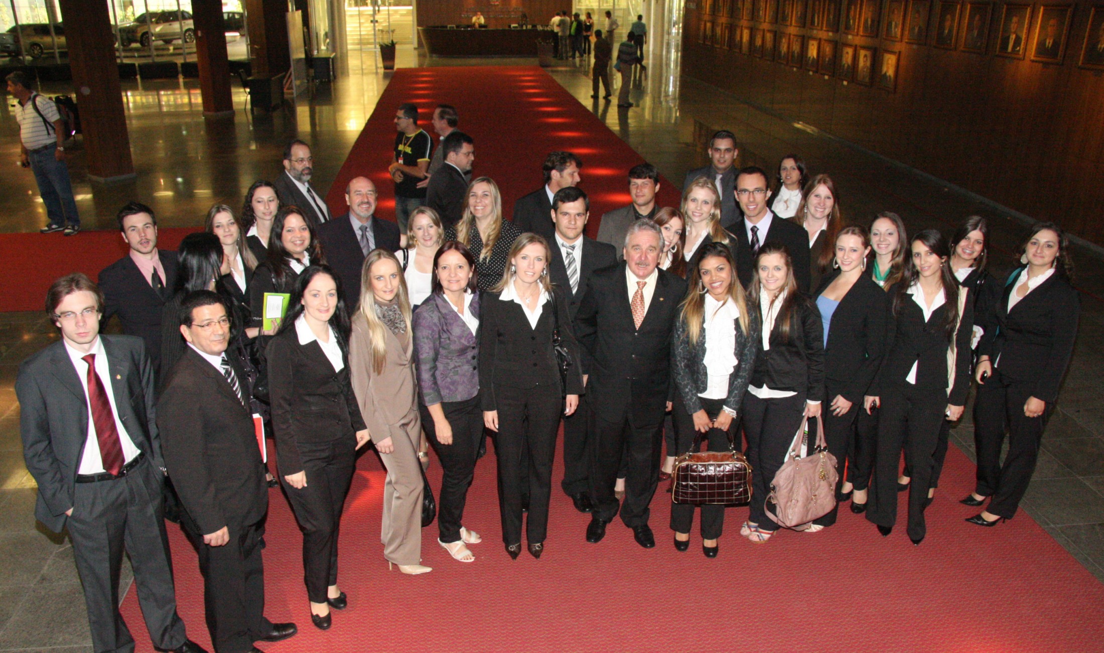 Universitários de Concórdia visitam a Assembleia