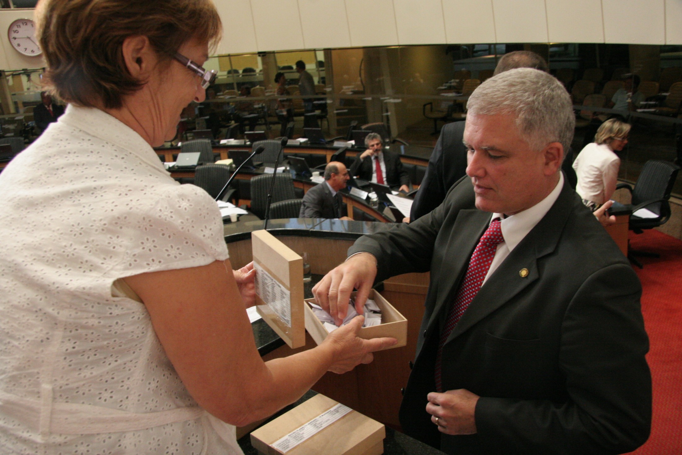 Sorteio das Escolas que participarão do Parlamento Jovem 2011