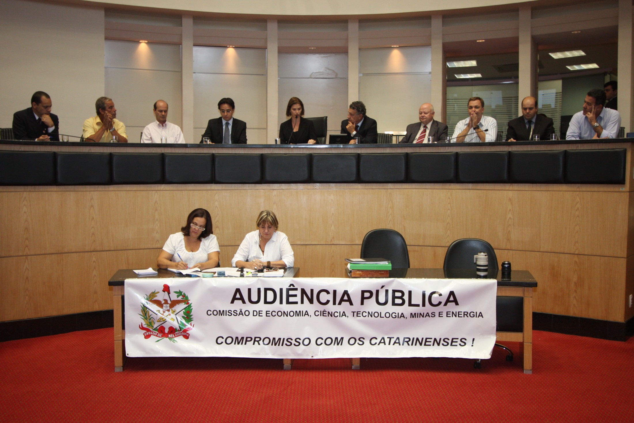 Audiência Pública - A fim de discutir sobre - O andamento da construção da Arena Multiuso de Florianópolis -