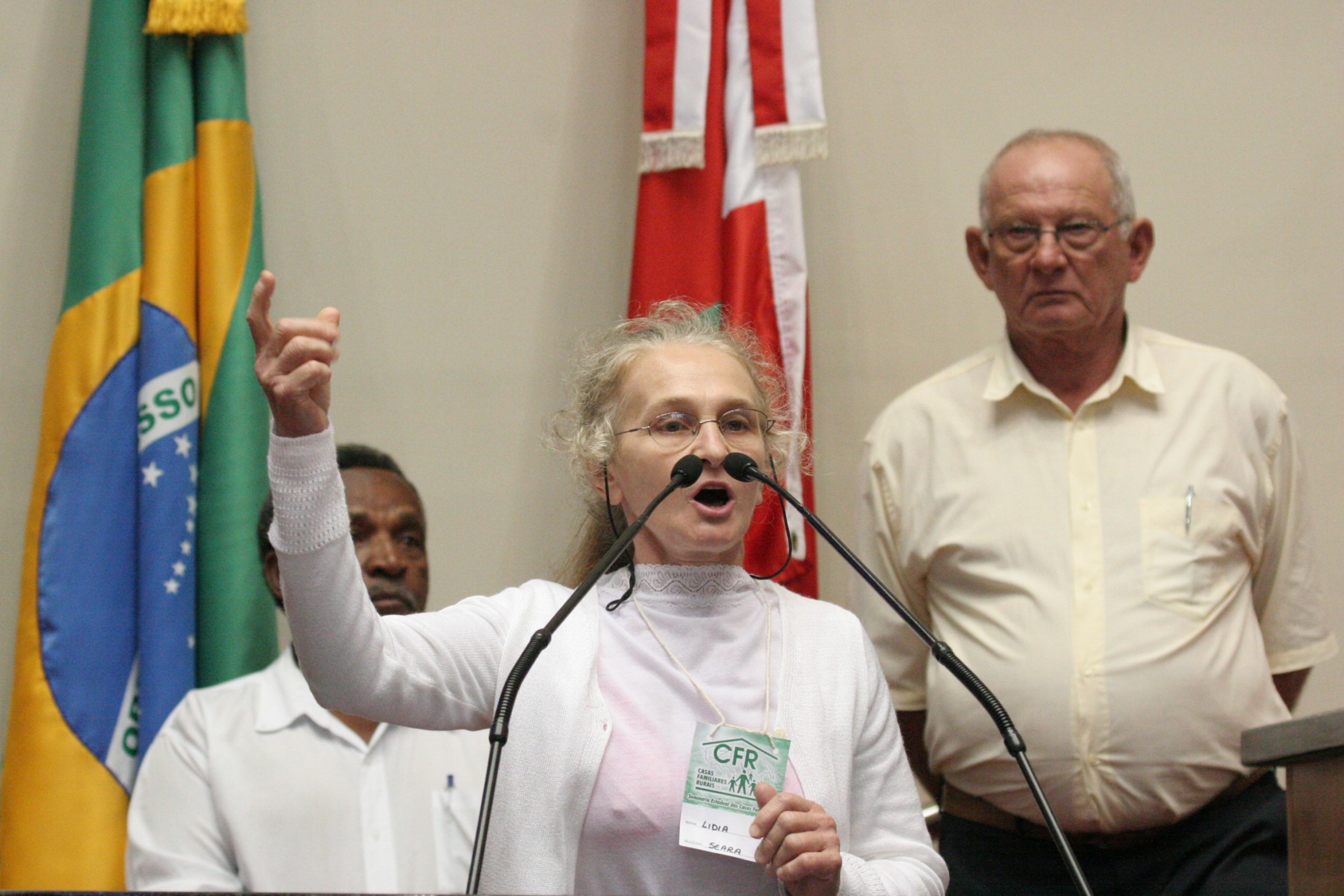 Representantes da Associação Casa Família Rural