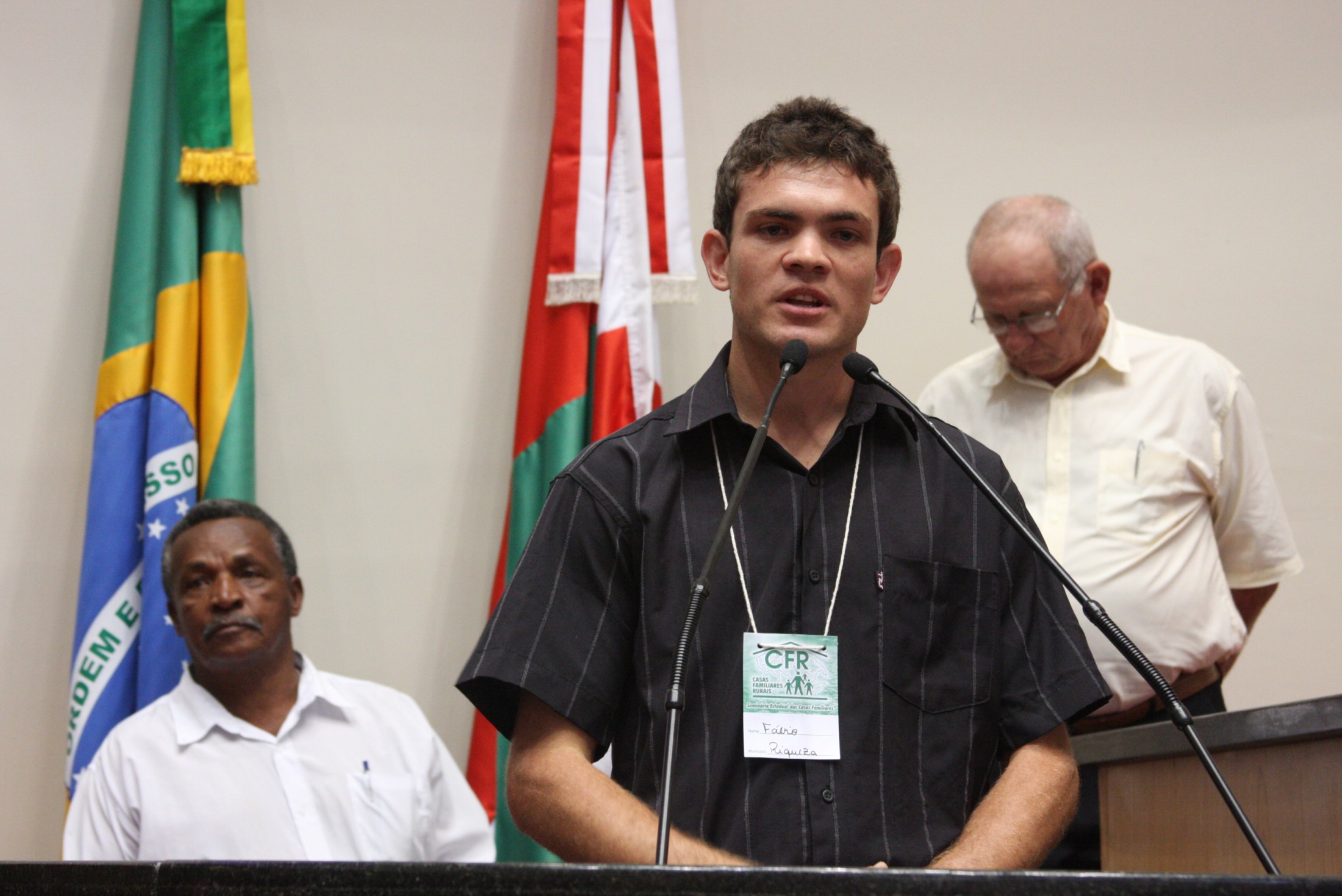 Representantes da Associação Casa Família Rural
