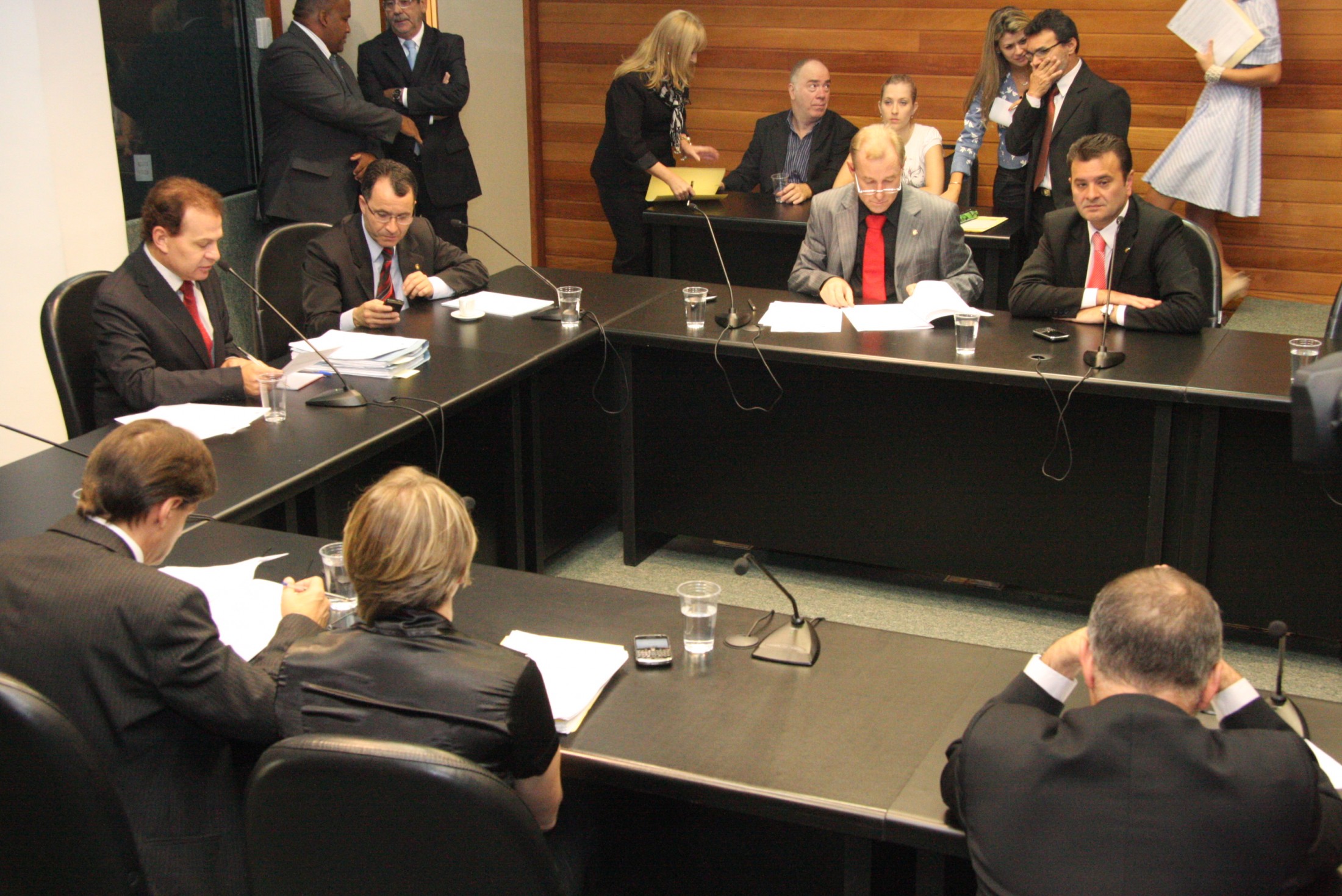 Comissão de Finanças aprova projeto que altera estrutura do Executivo e Plenário vota matéria nesta