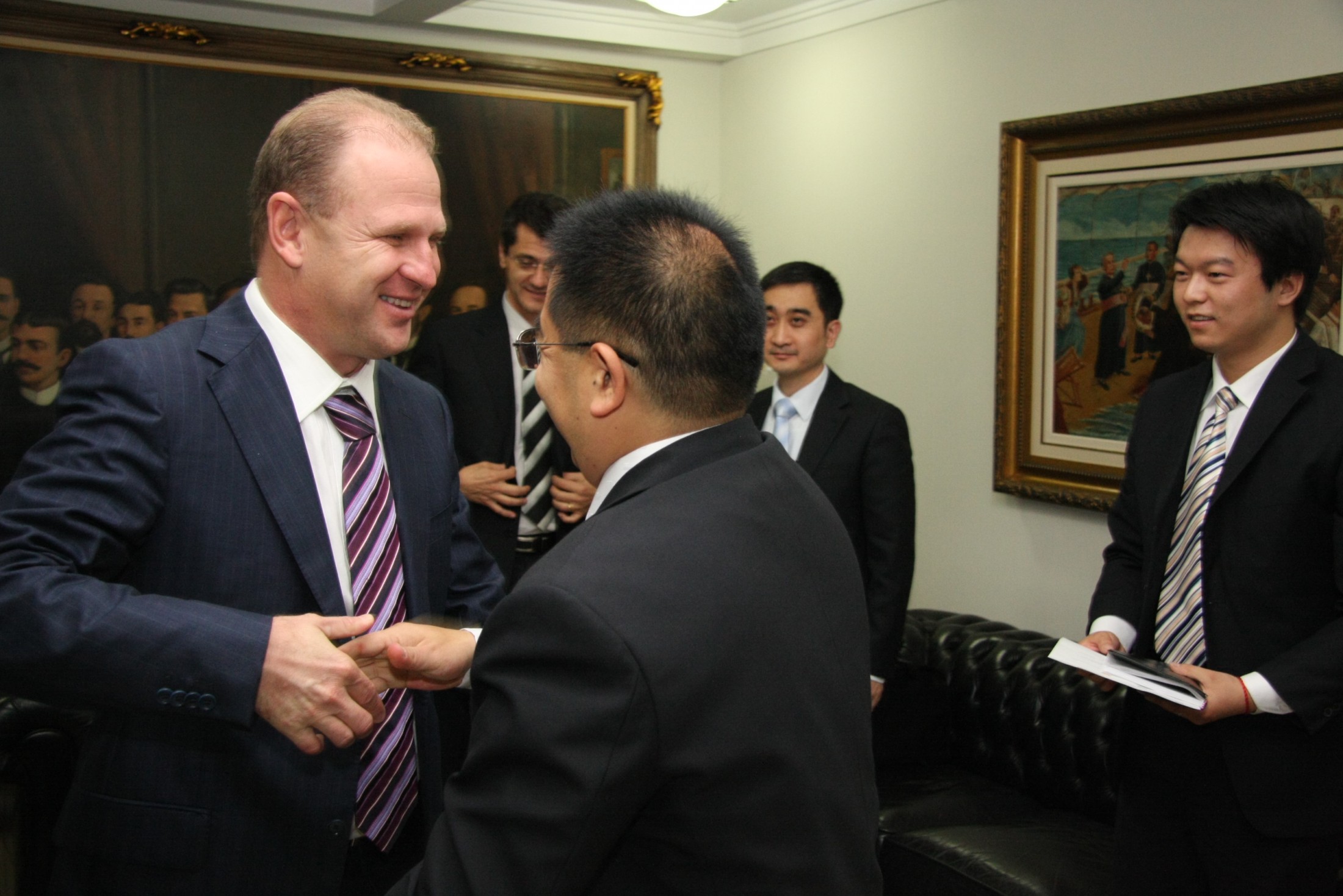Executivos chineses pesquisam energia renovável em Santa Catarina