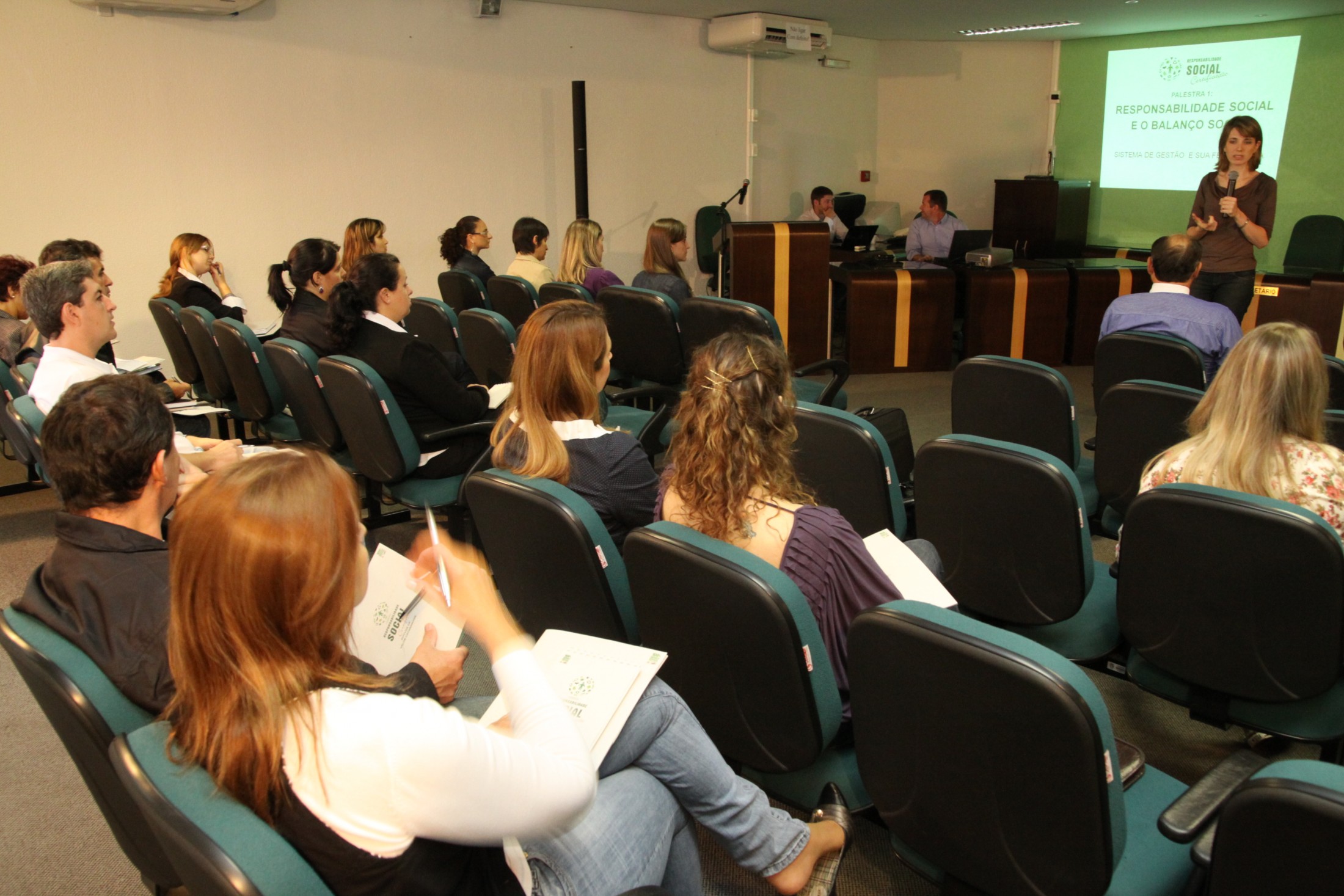 Assembleia ministra em Joaçaba workshop sobre Certificado de Responsabilidade Social