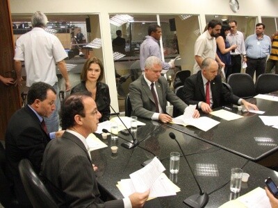 Deputados sugerem audiências públicas para discutir prevenção e combate às drogas