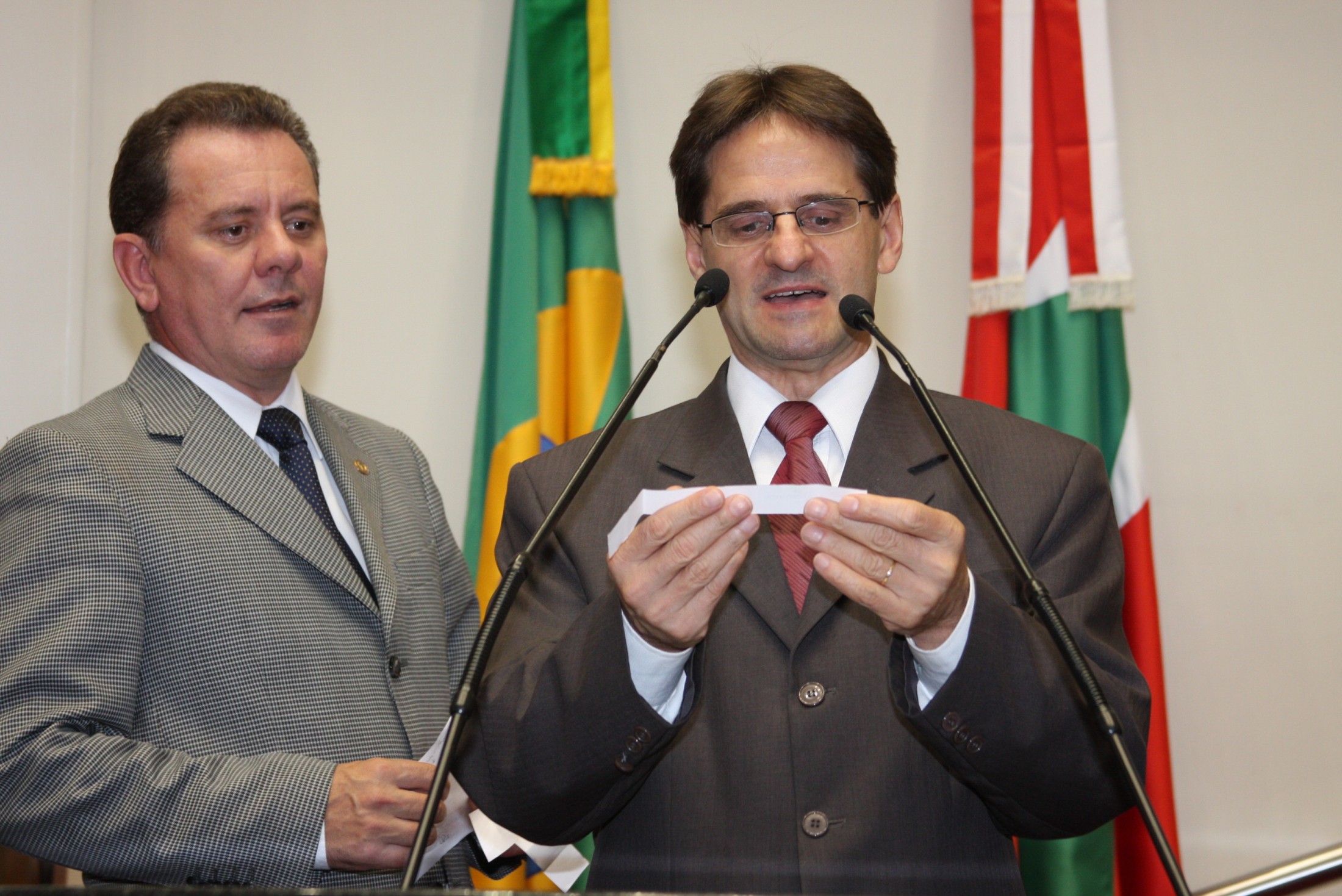 Sorteio das Escolas que participarão do Parlamento Jovem