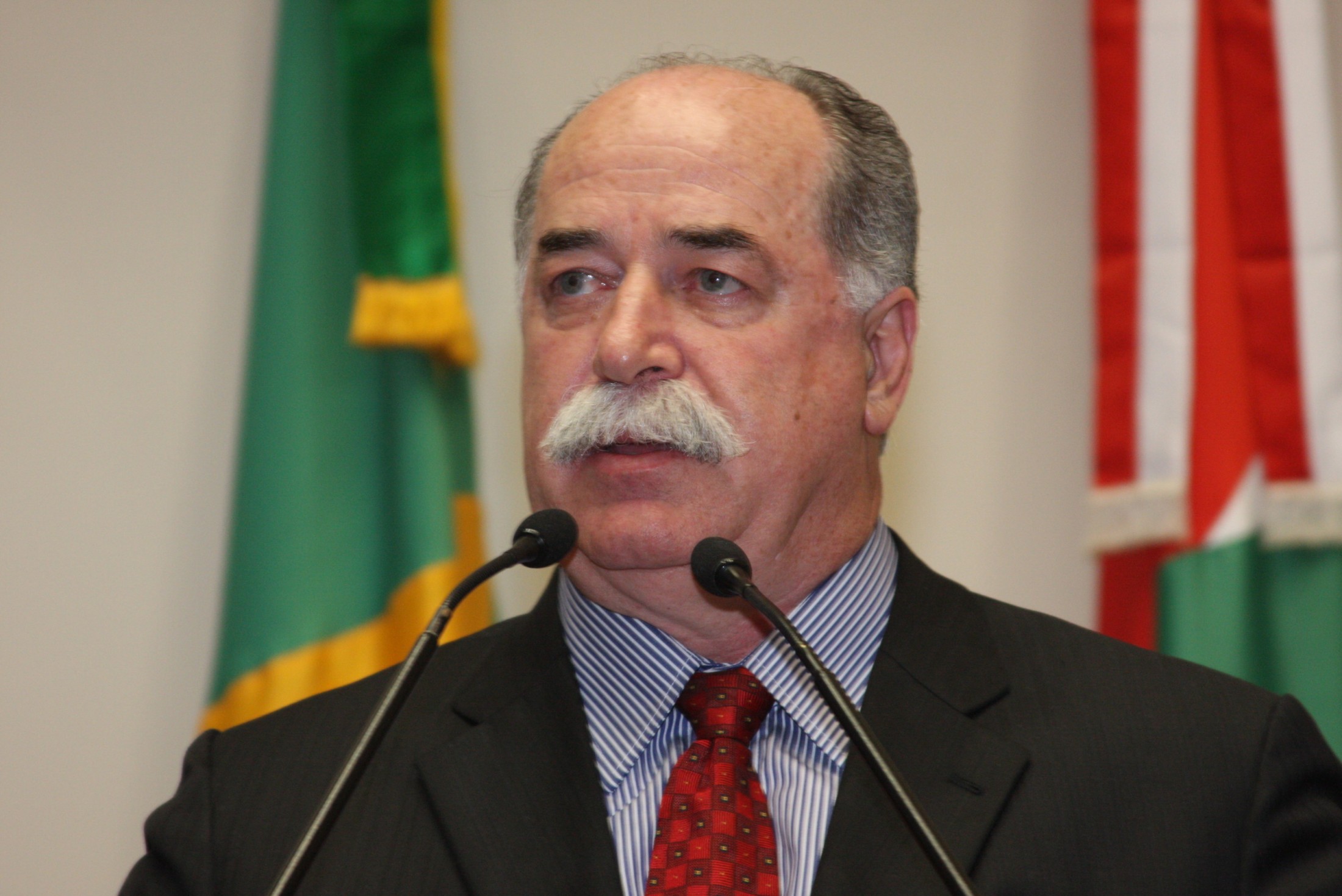 Deputado  Romildo Titon (PMDB)