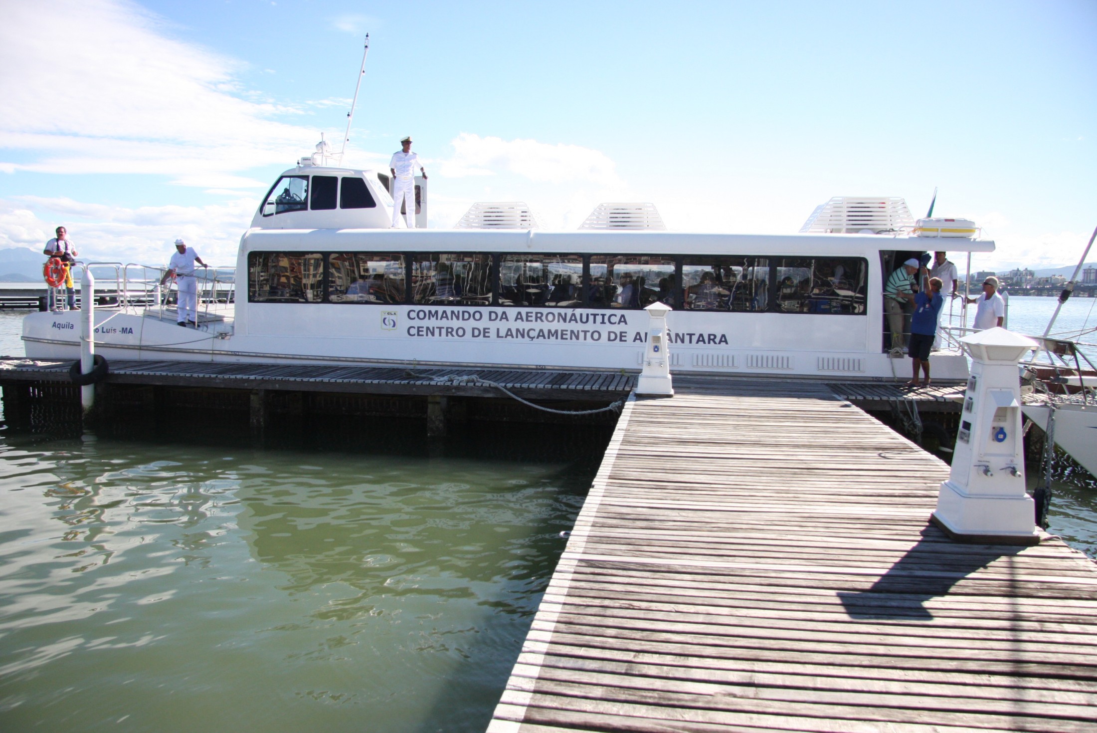 Viagem inaugural do Catamarã