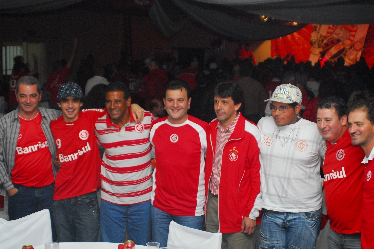 Colorados festejam e propõe reativar o futebol profissional em Lages.