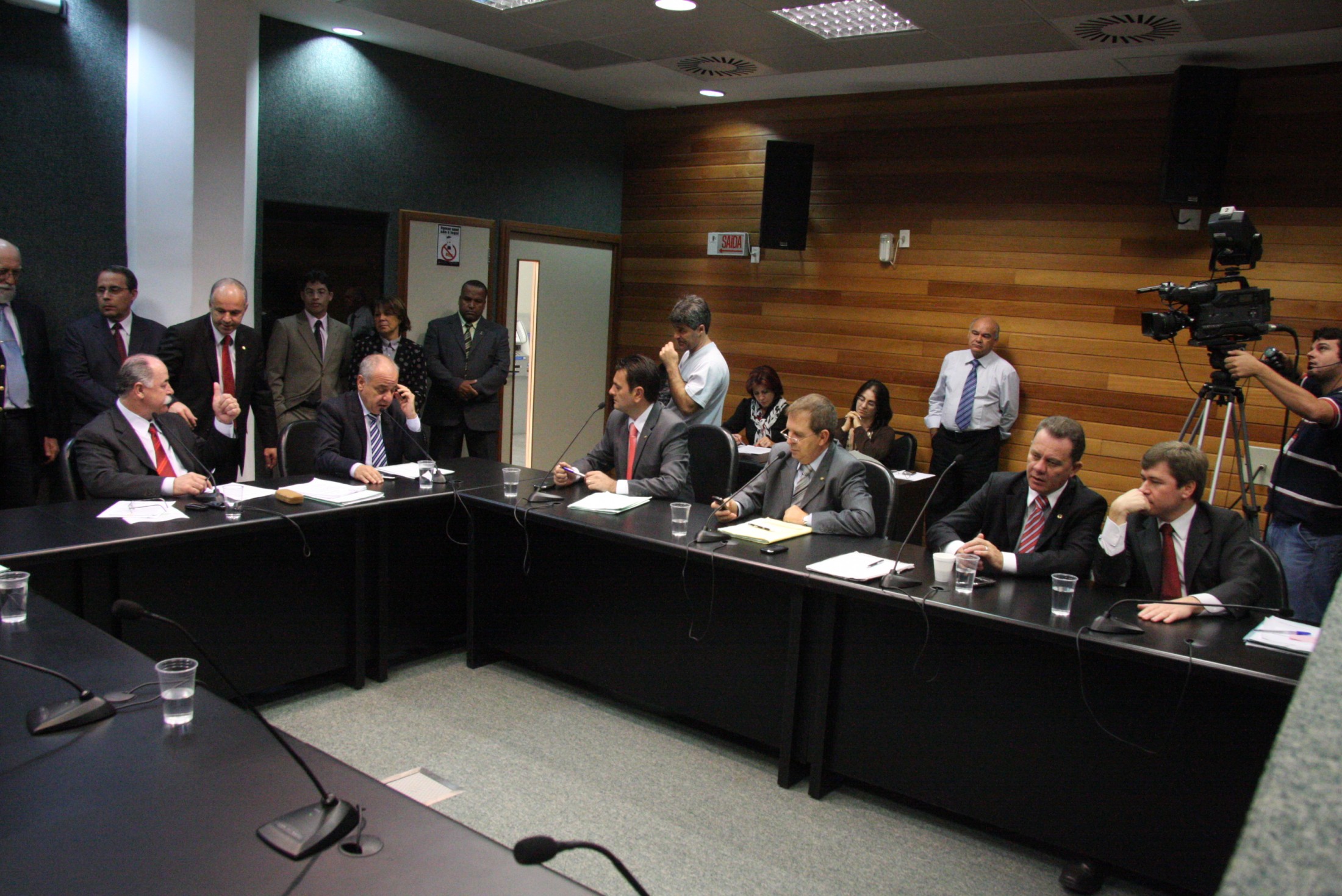 CCJ aprova enunciado que transforma projetos autorizativos em indicações