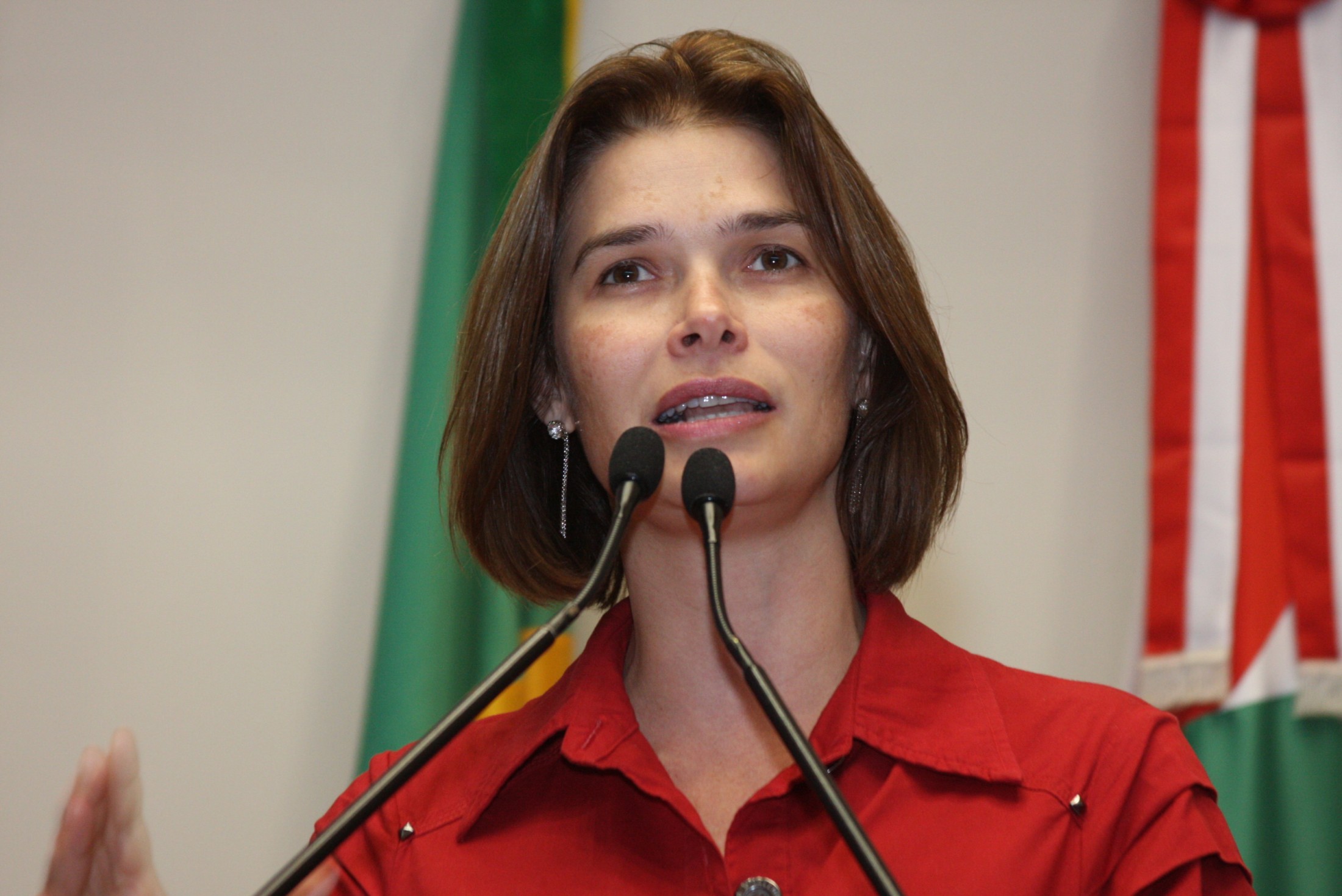 Deputada Angela Albino (PCdoB)