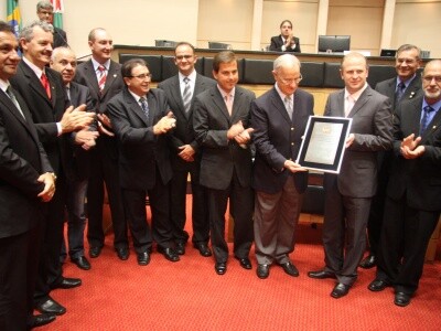 Assembleia homenageia 25 anos do jornal Diário Catarinense