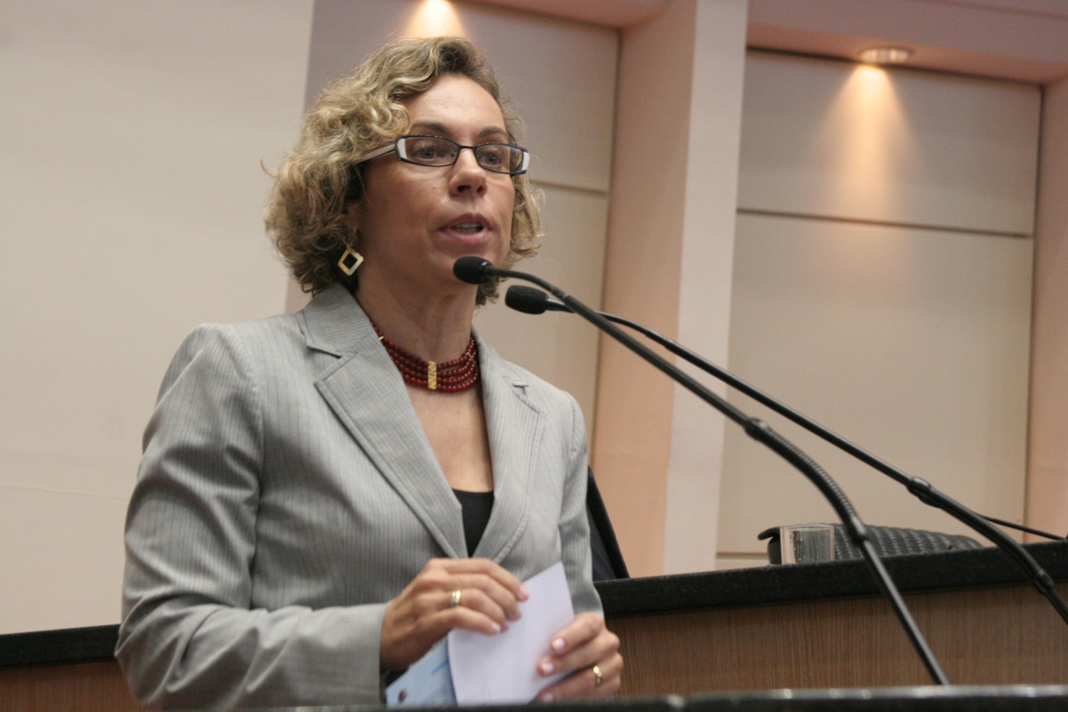 Deputada Ana Paula Lima (PT)