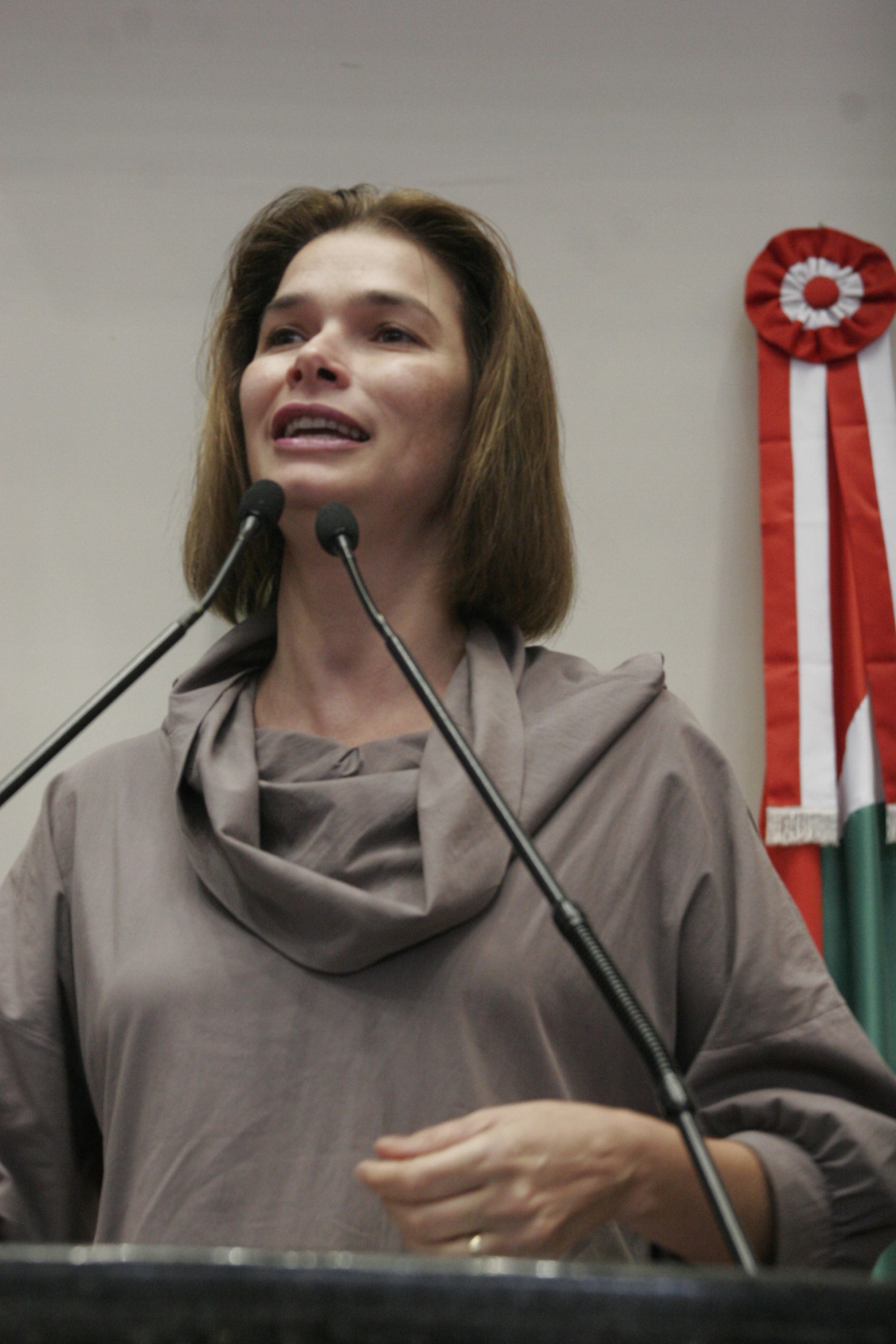 Deputada Angela Albino (PCdoB)