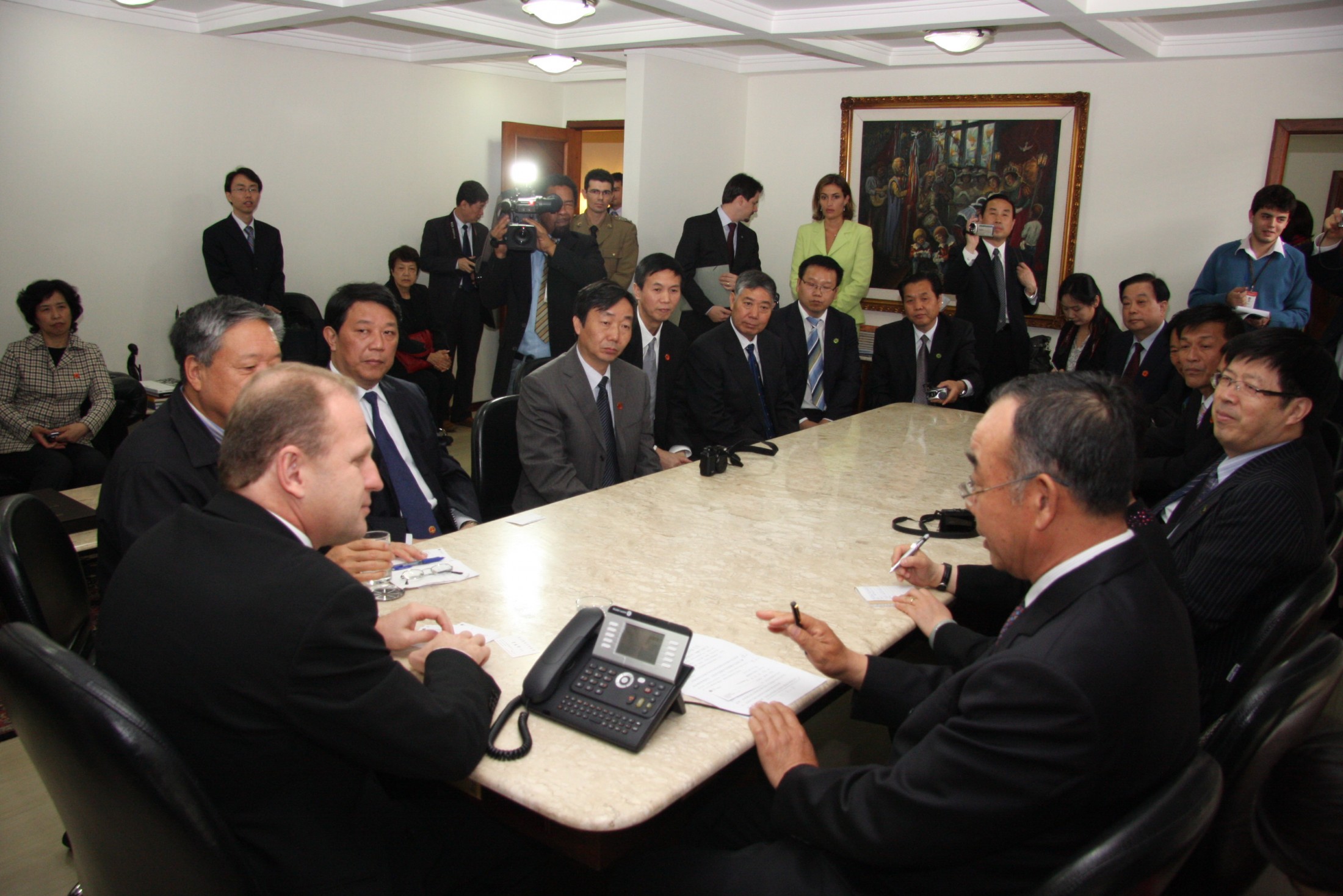 Assembleia recebe comitiva chinesa que participará de encontro da Unale