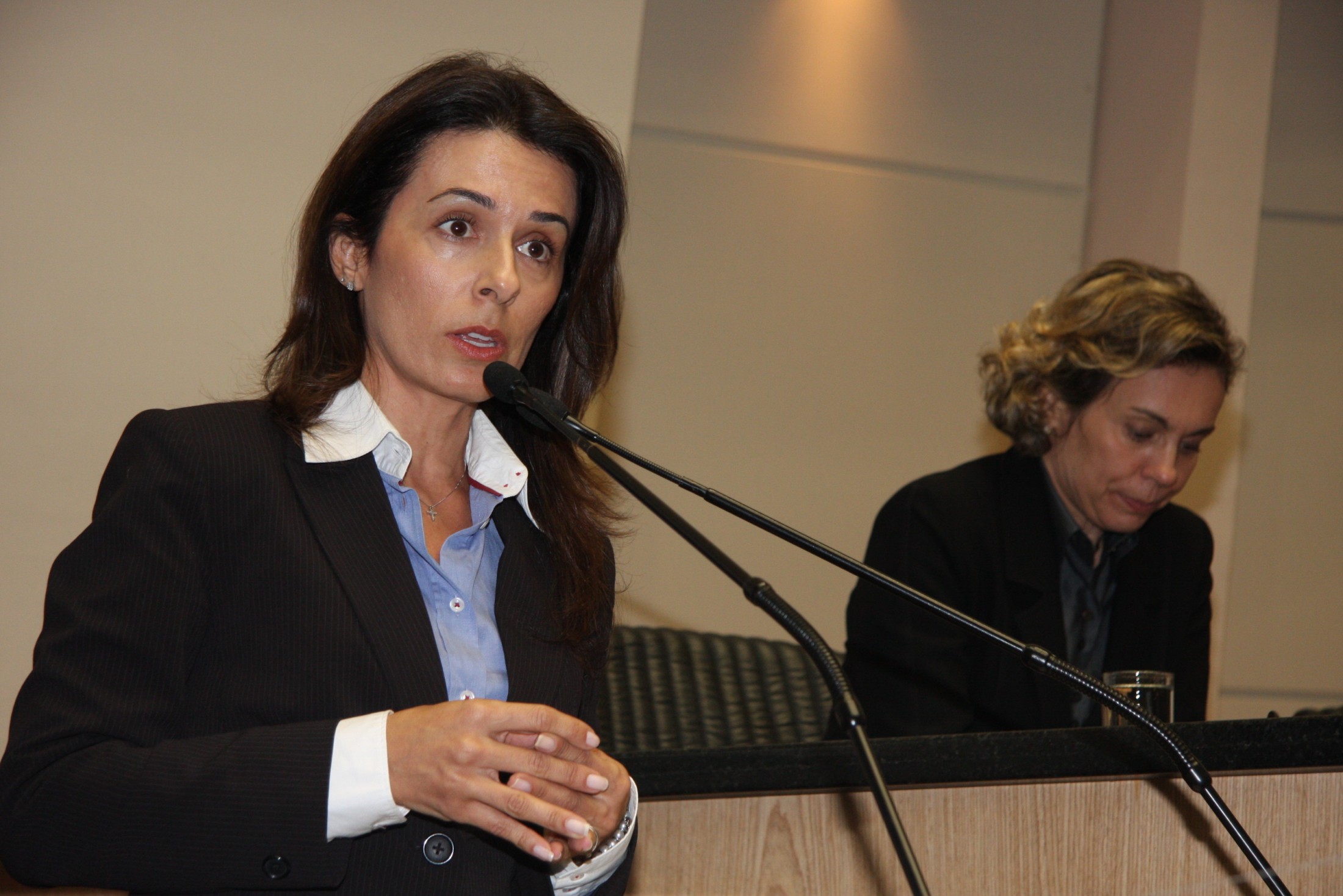 Priscila Linhares - Promotora de Justiça