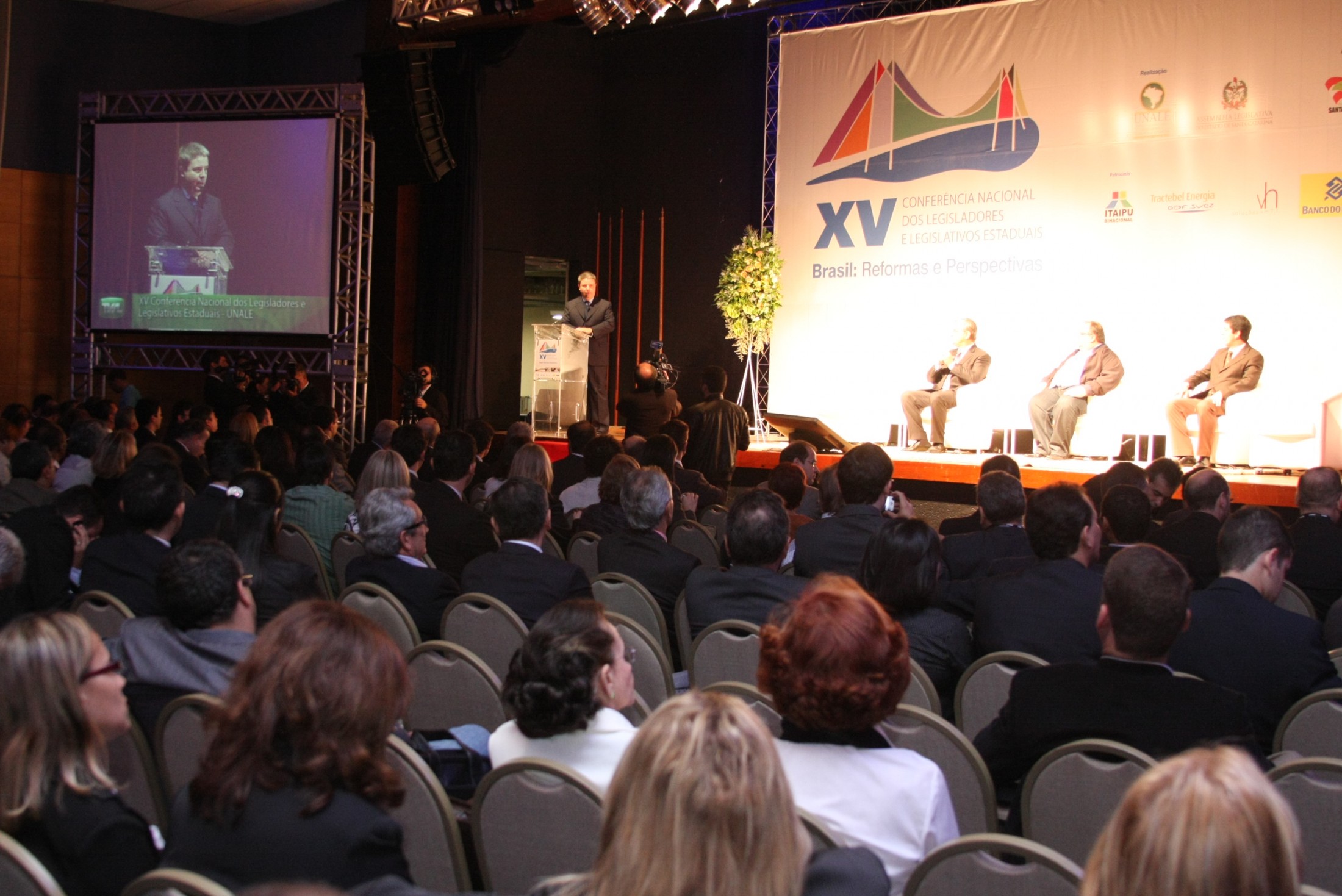 Governador de Minas Gerais fala sobre reformas e perspectivas para o Brasil Futuro