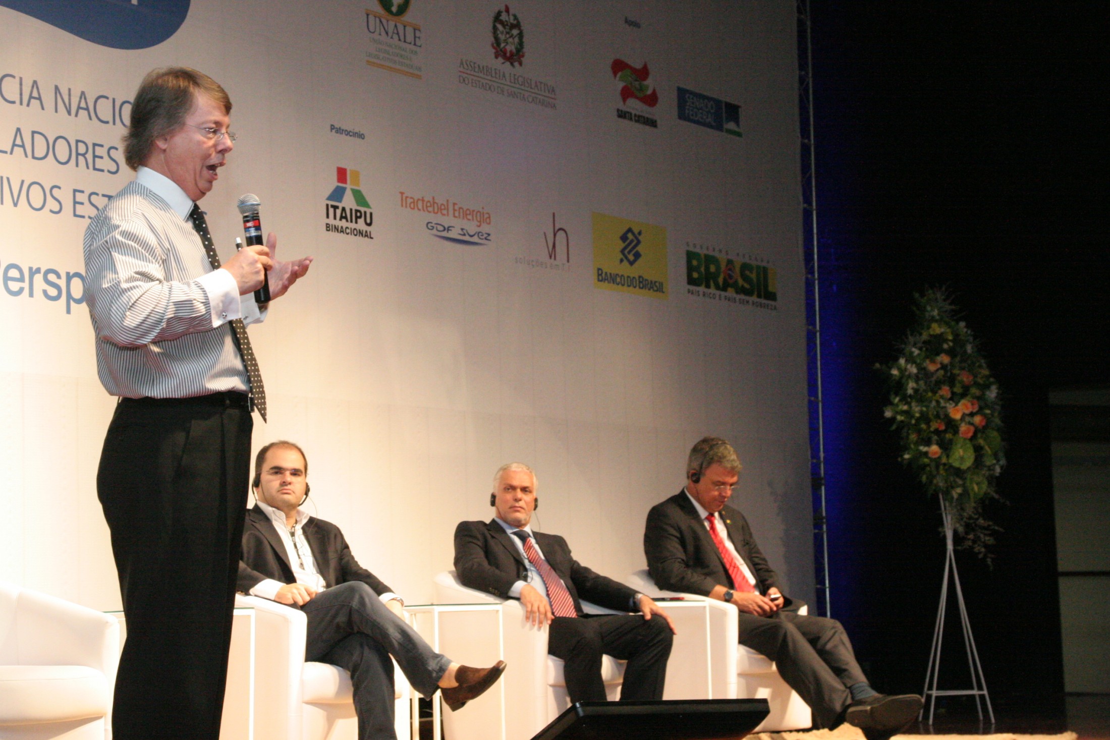Palestra com Henry Grimbeek - Copa do Mundo - Ações e Planejamento