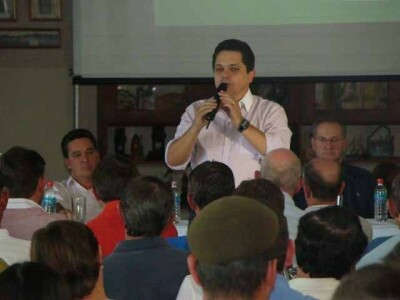Secretario João Rodrigues firma acordos comerciais em Roma