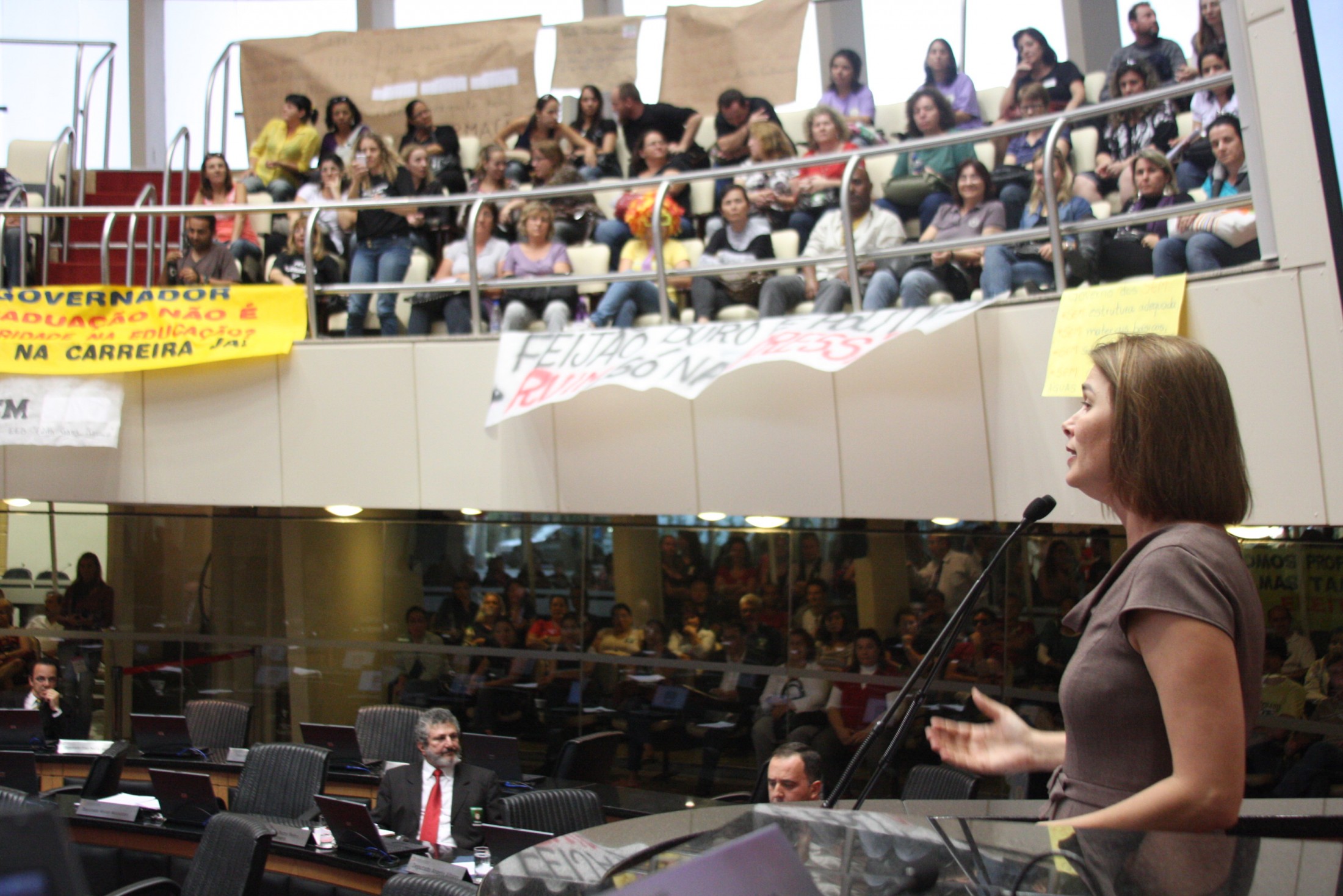 Deputada Angela Albino (PCdoB)
