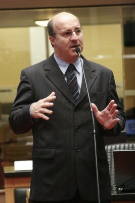 José Milton Scheffer destaca falta de investimentos federais na saúde no estado