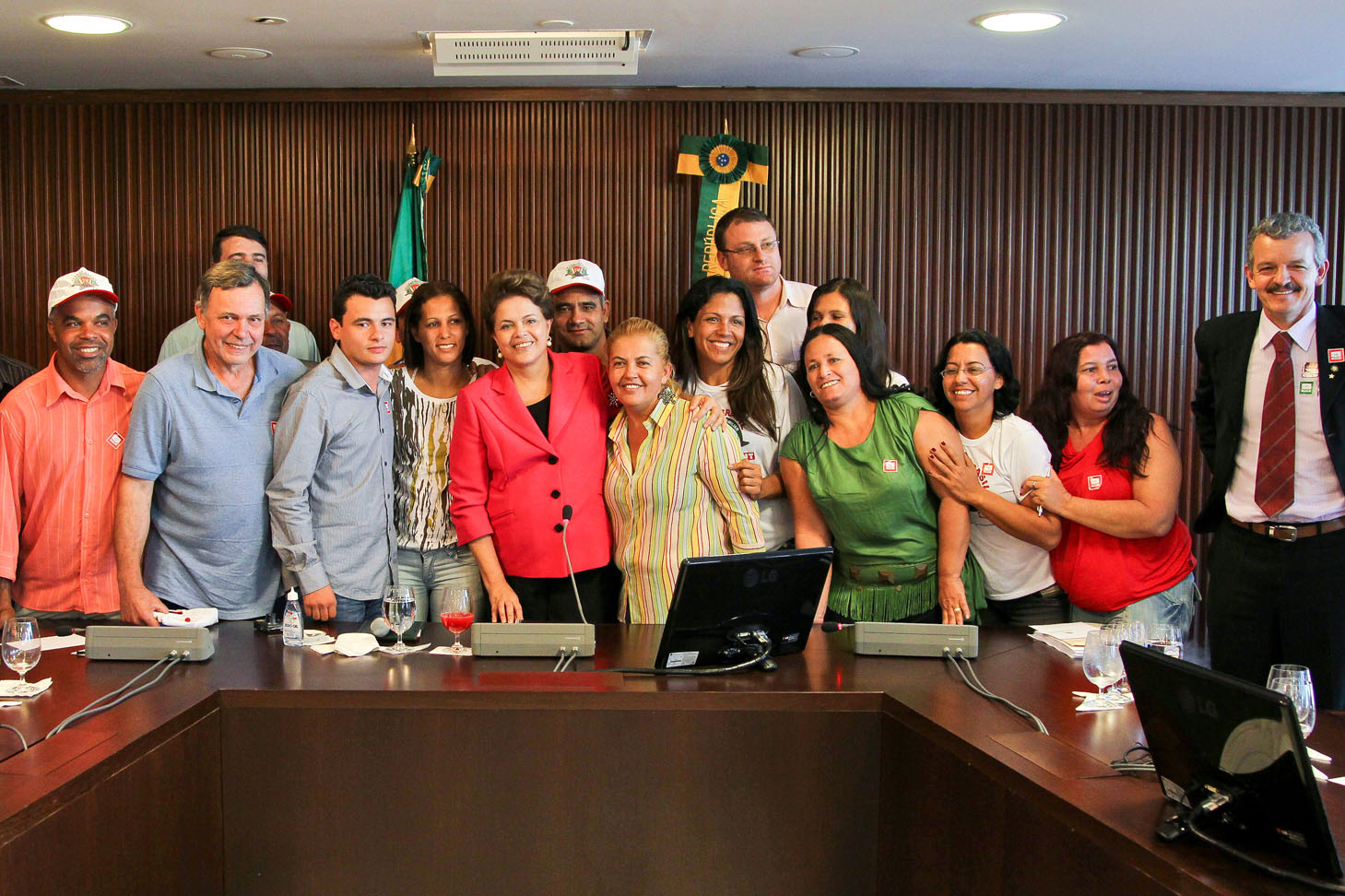 Dresch e lideranças da agricultura familiar têm encontro com presidenta Dilma