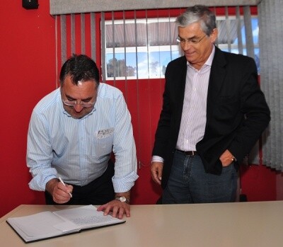 Raimundo Colombo reassume Governo e anuncia empreendimentos para o estado
