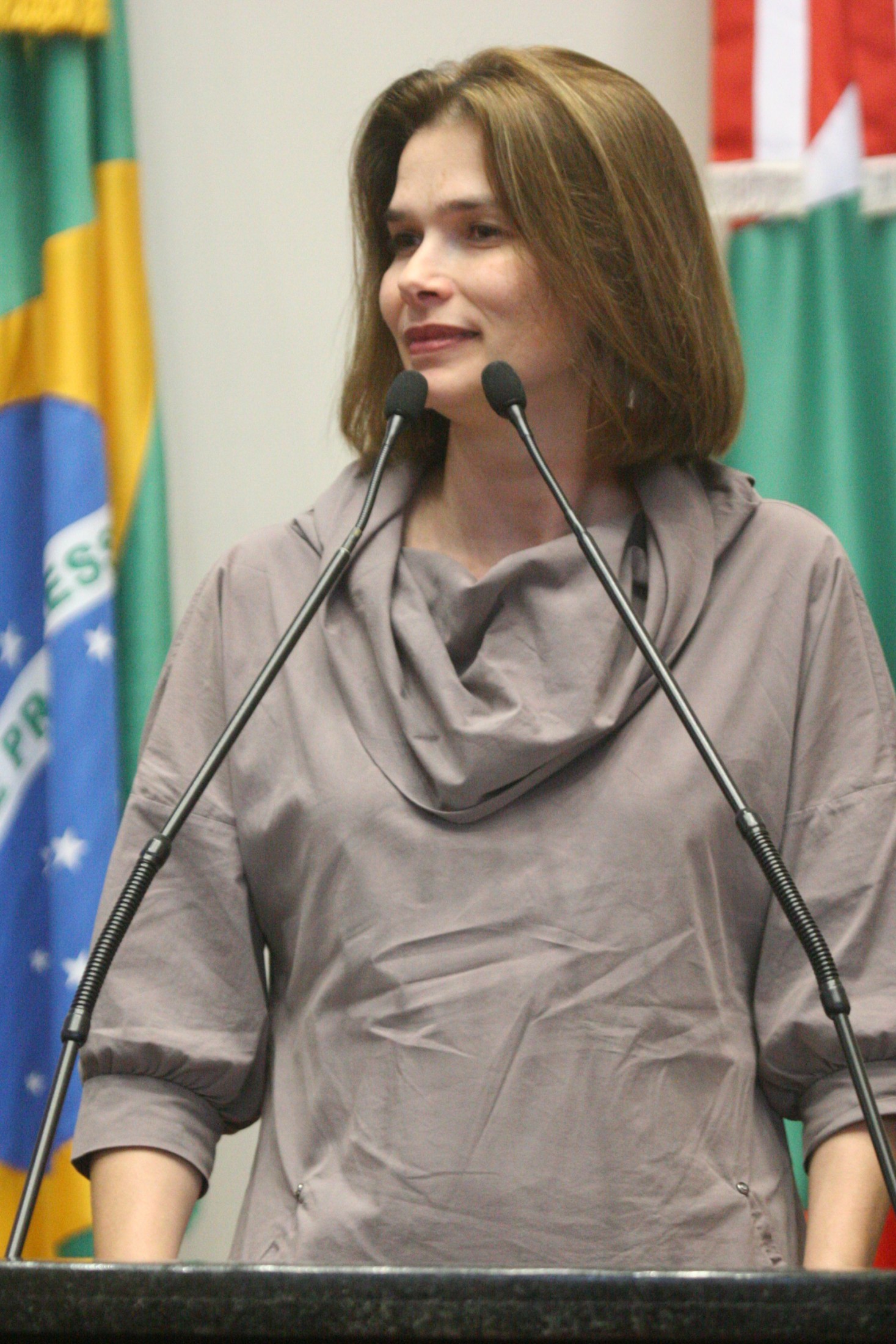 Deputada Angela Albino (PCdoB)