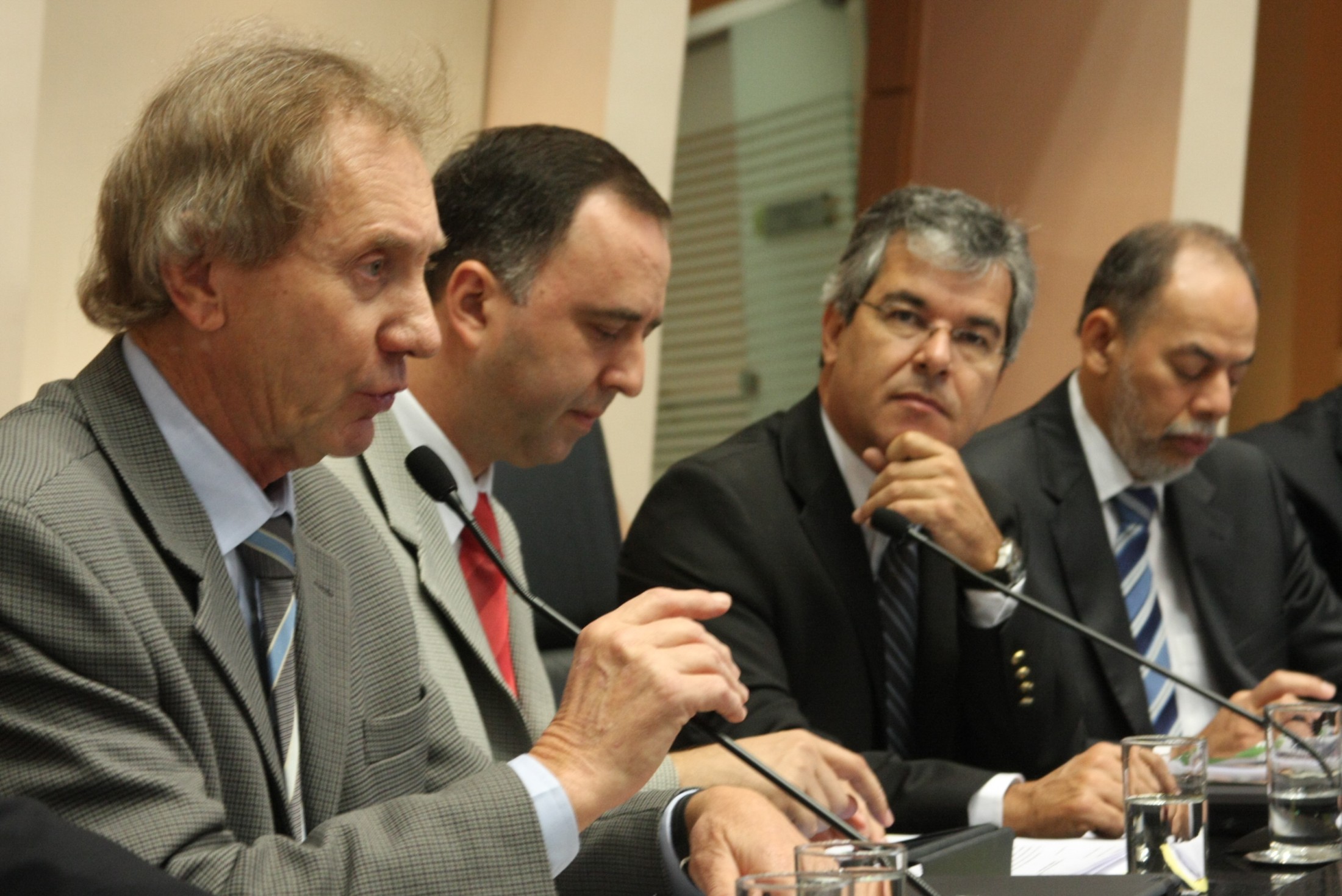 Comissão de Proteção Civil e Comissão de Defesa Civil do Senado Federal - Audiência pública 'Plano Nacional de Defesa Civil'