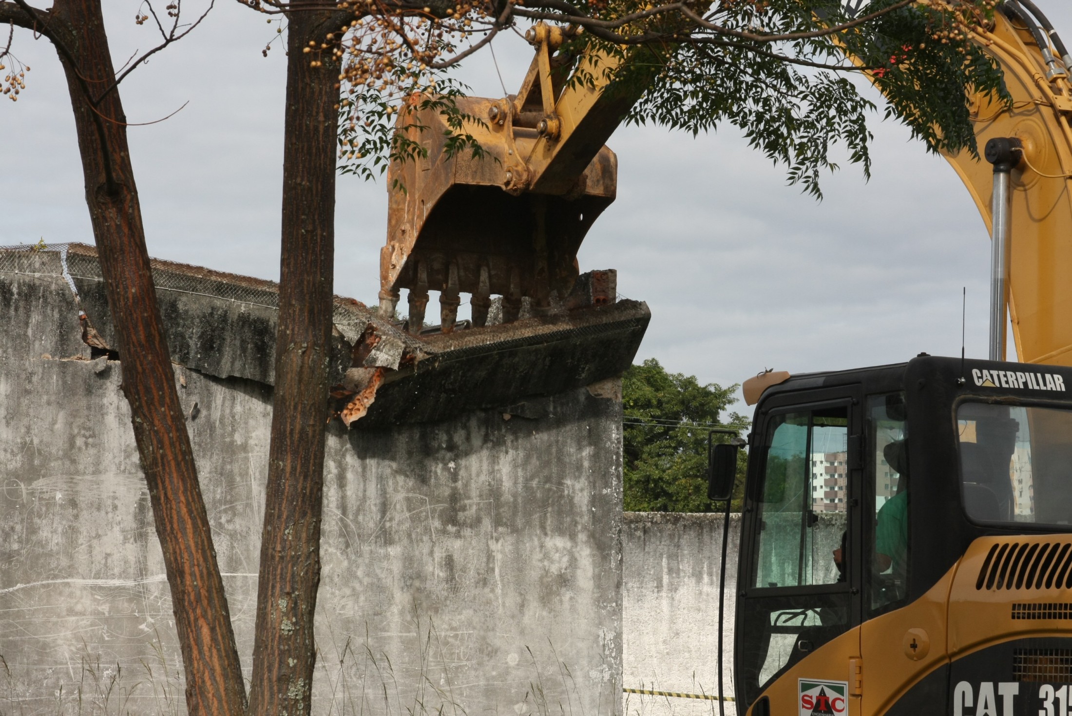Começa a demolição do São Lucas