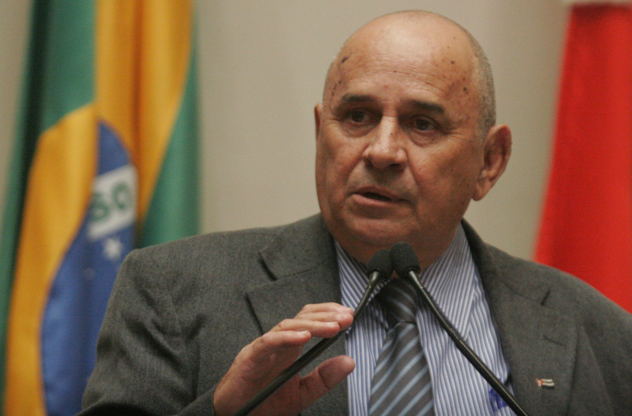 Consul Geral de Cuba Lázaro Méndez Cabrera