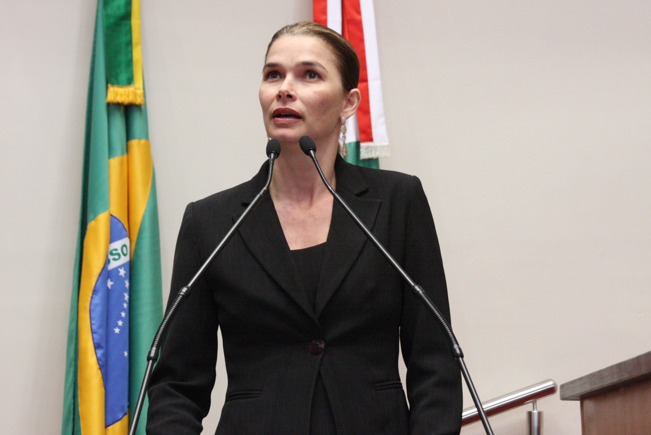 Deputada Angela Albino (PCdoB)