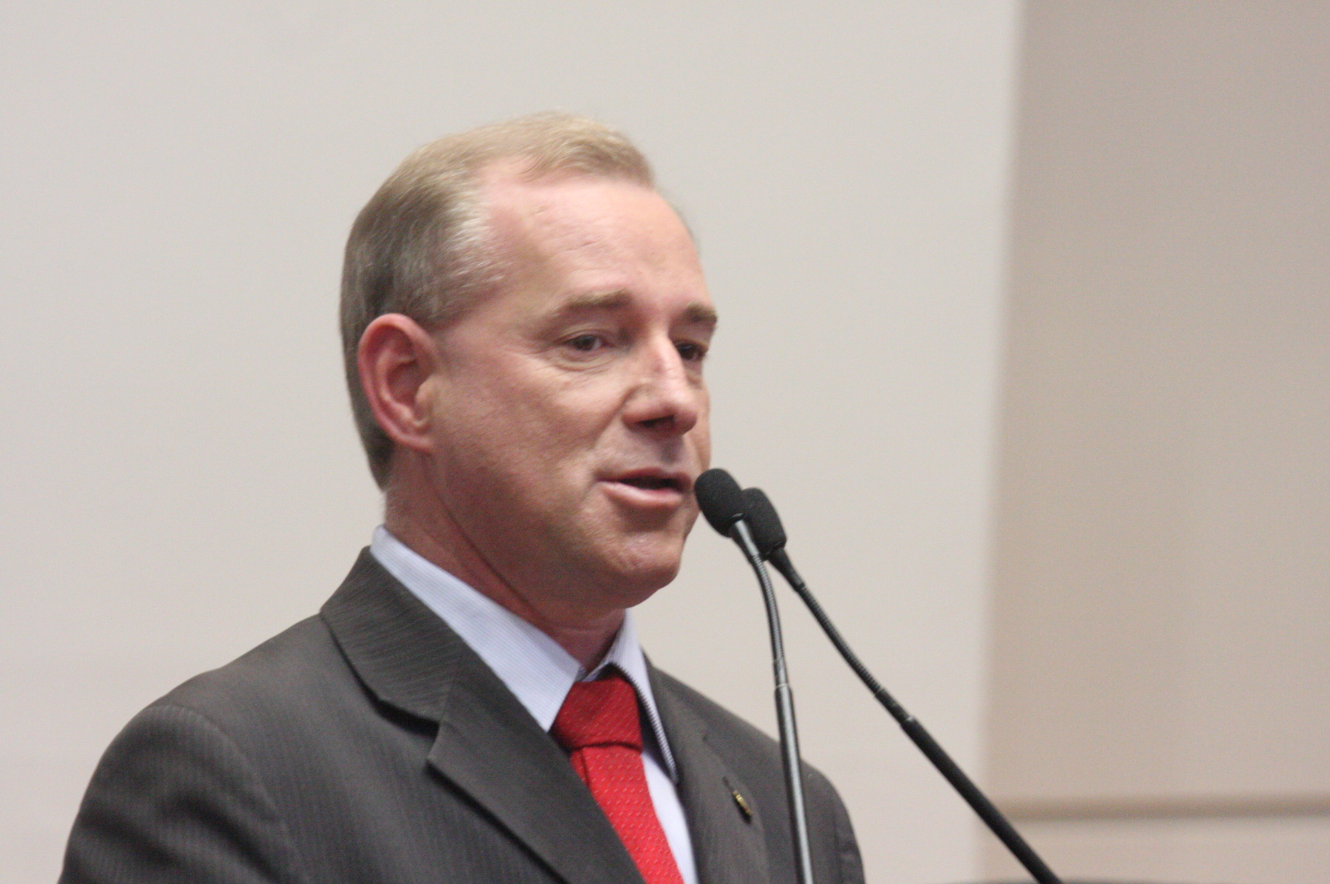 Deputado Aldo Schneider (PMDB) - Plenário Osni Régis - Sessão Ordinária