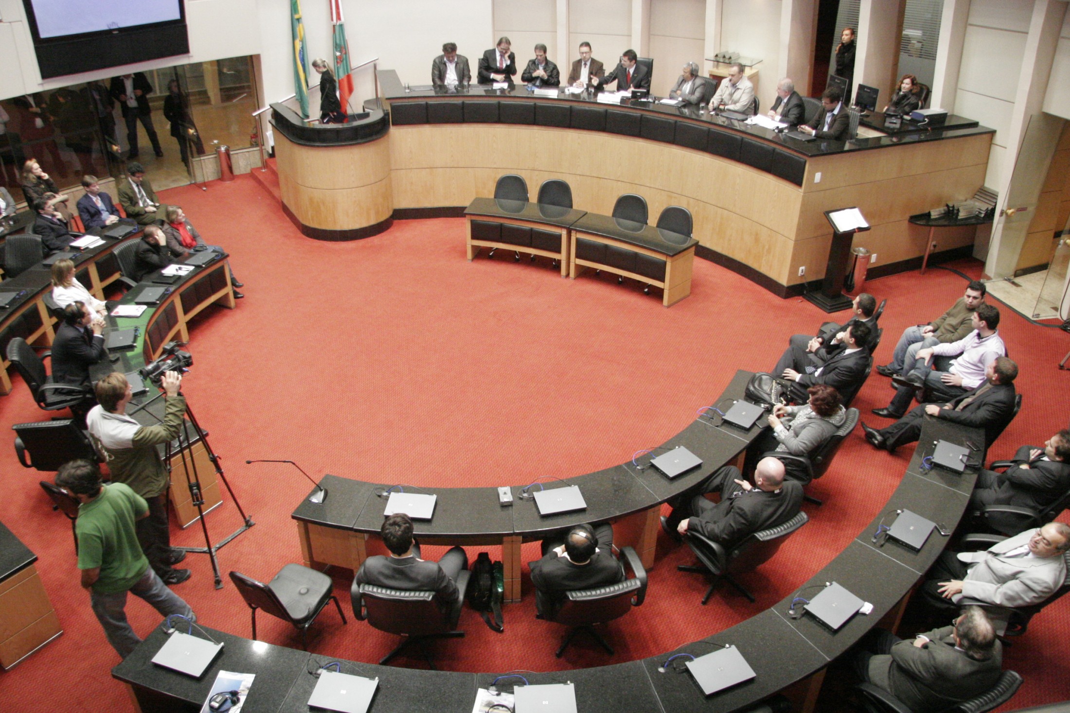 Seminário com Rajiv Mehrotra e Assinatura de protocolo com a UNISUL