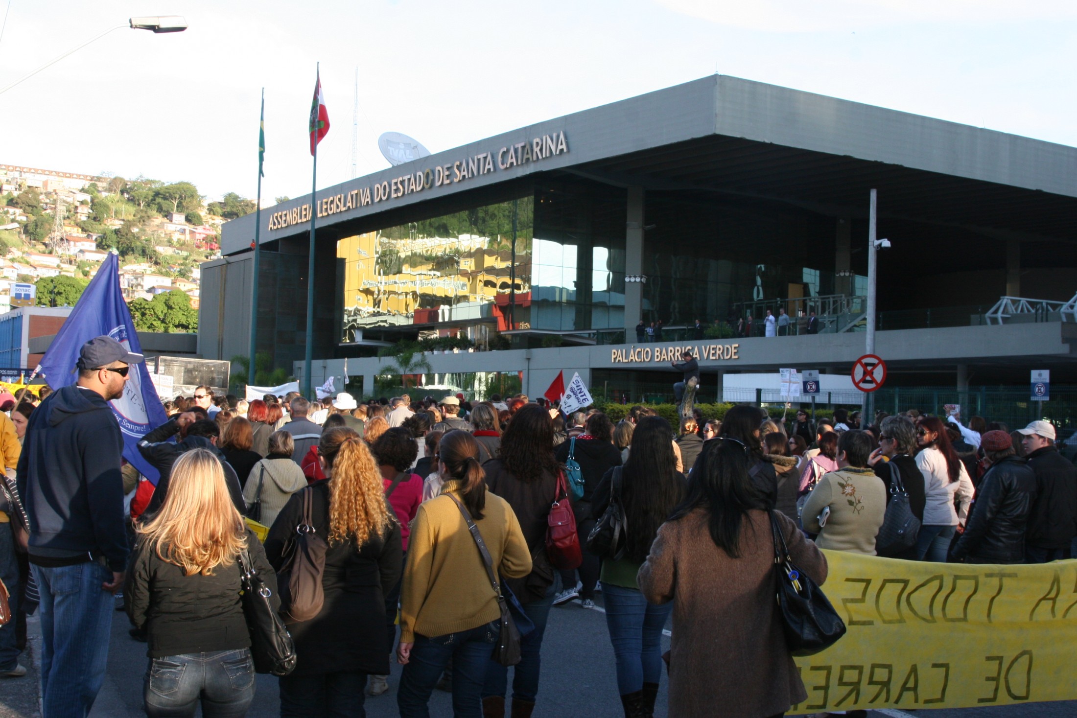 Manifestação de Professores em frente Assembléia Legislativa