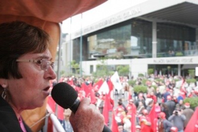 Marcha reúne diversos movimento sociais em frente à Assembleia Legislativa