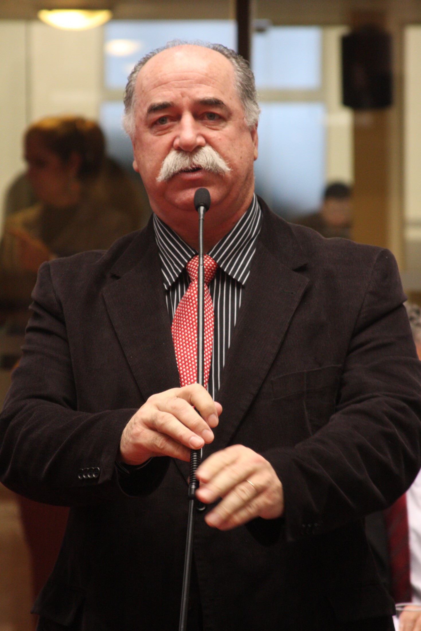 Deputado  Romildo Titon (PMDB)