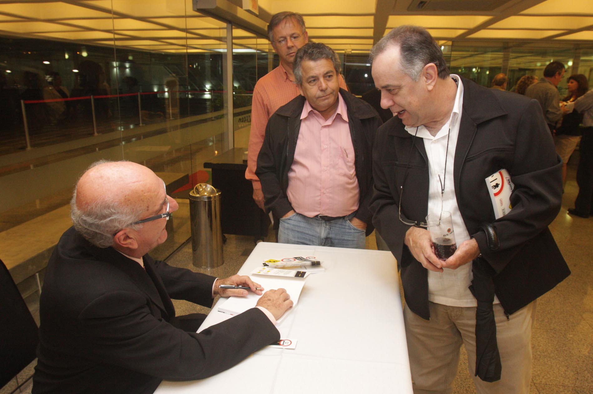 Lançamento Literário 'Nossas Dúvidas sobre o Trânsito - 140 perguntas e respostas' - Autor: Bernardo Berka Filho