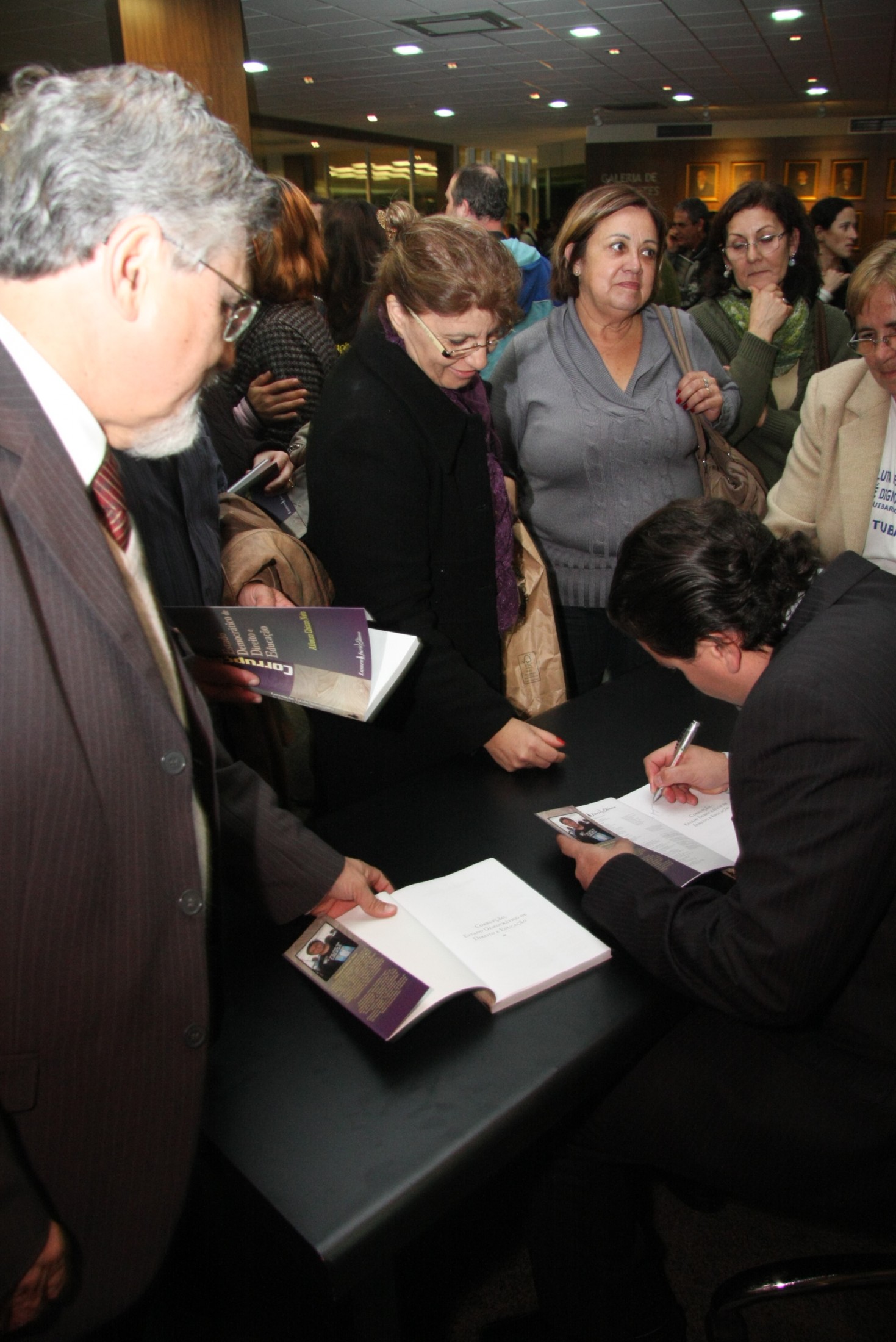 Lançamento Literário 'Corrupção