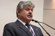 Reno Caramori recebe título em Caçador