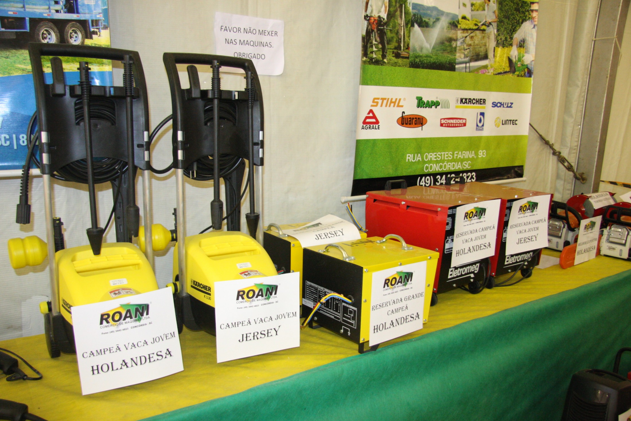 Produtos oferecidos para os premiados do torneio de leite