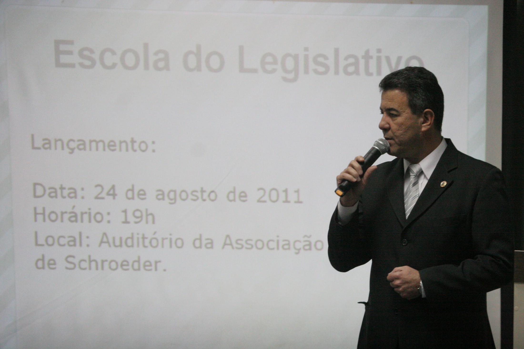 Implantação da Escola do Legislativo em Schoroeder - Vereador Jean Leutprecht