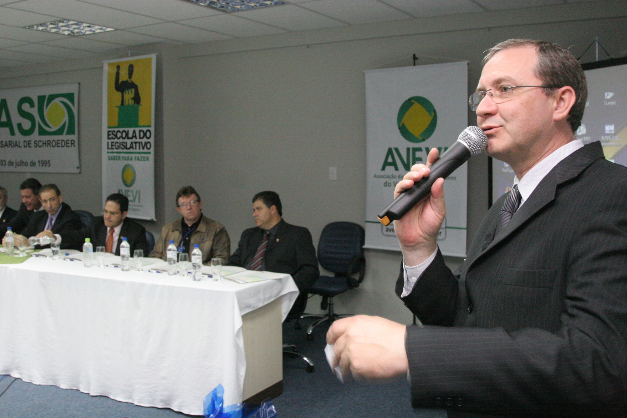 Implantação da Escola do Legislativo em Schoroeder