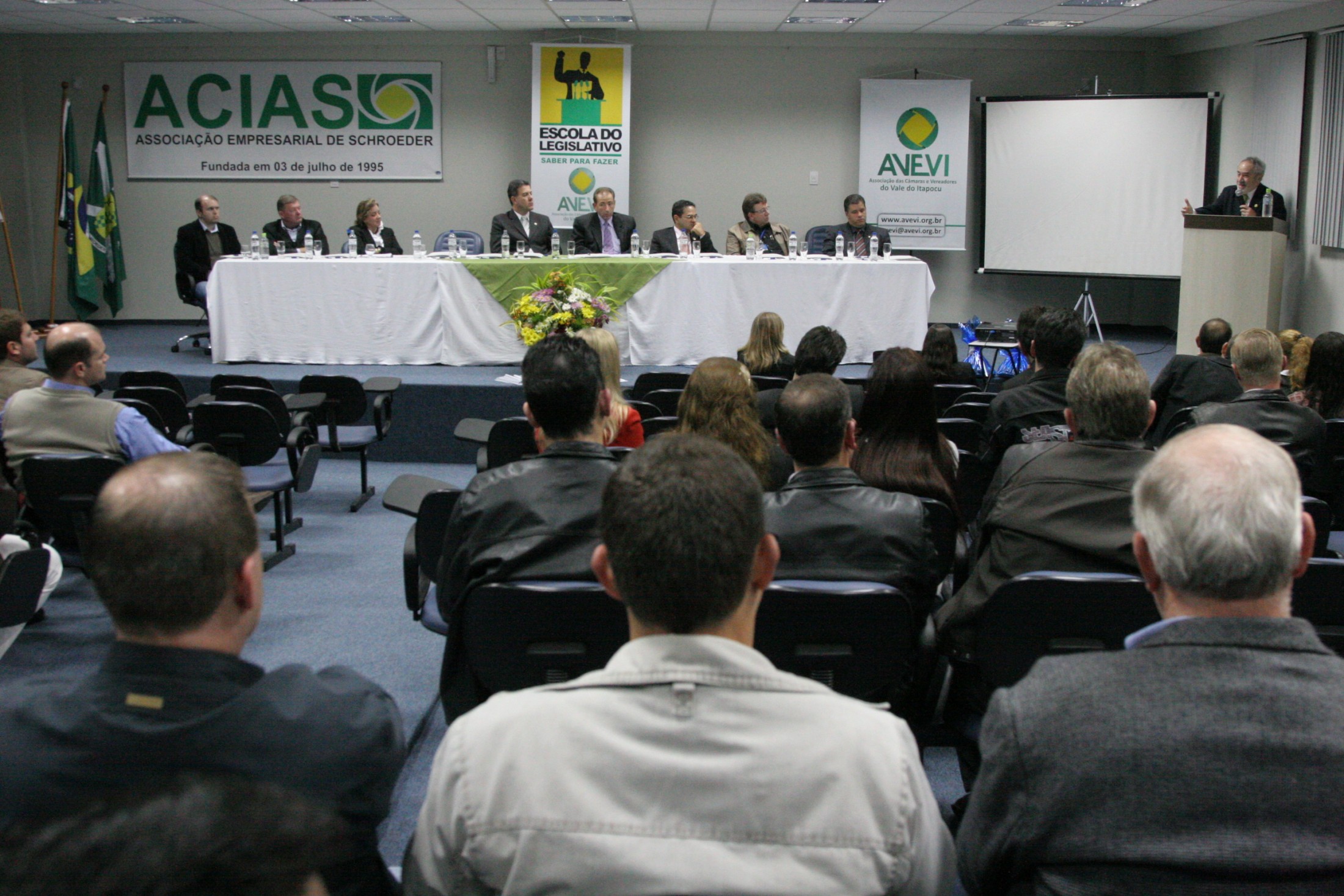Implantação da Escola do Legislativo em Schoroeder