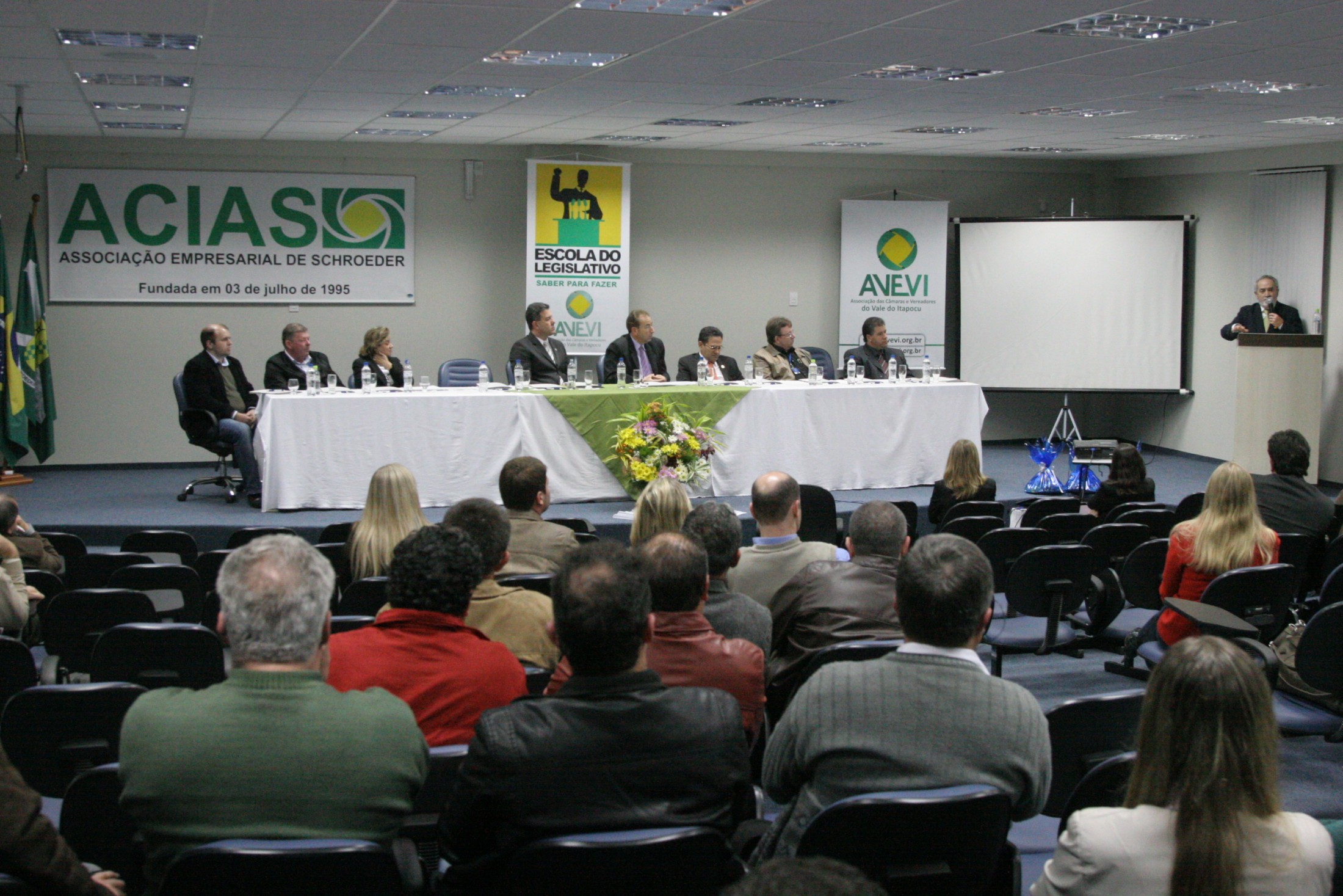 Implantação da Escola do Legislativo em Schoroeder